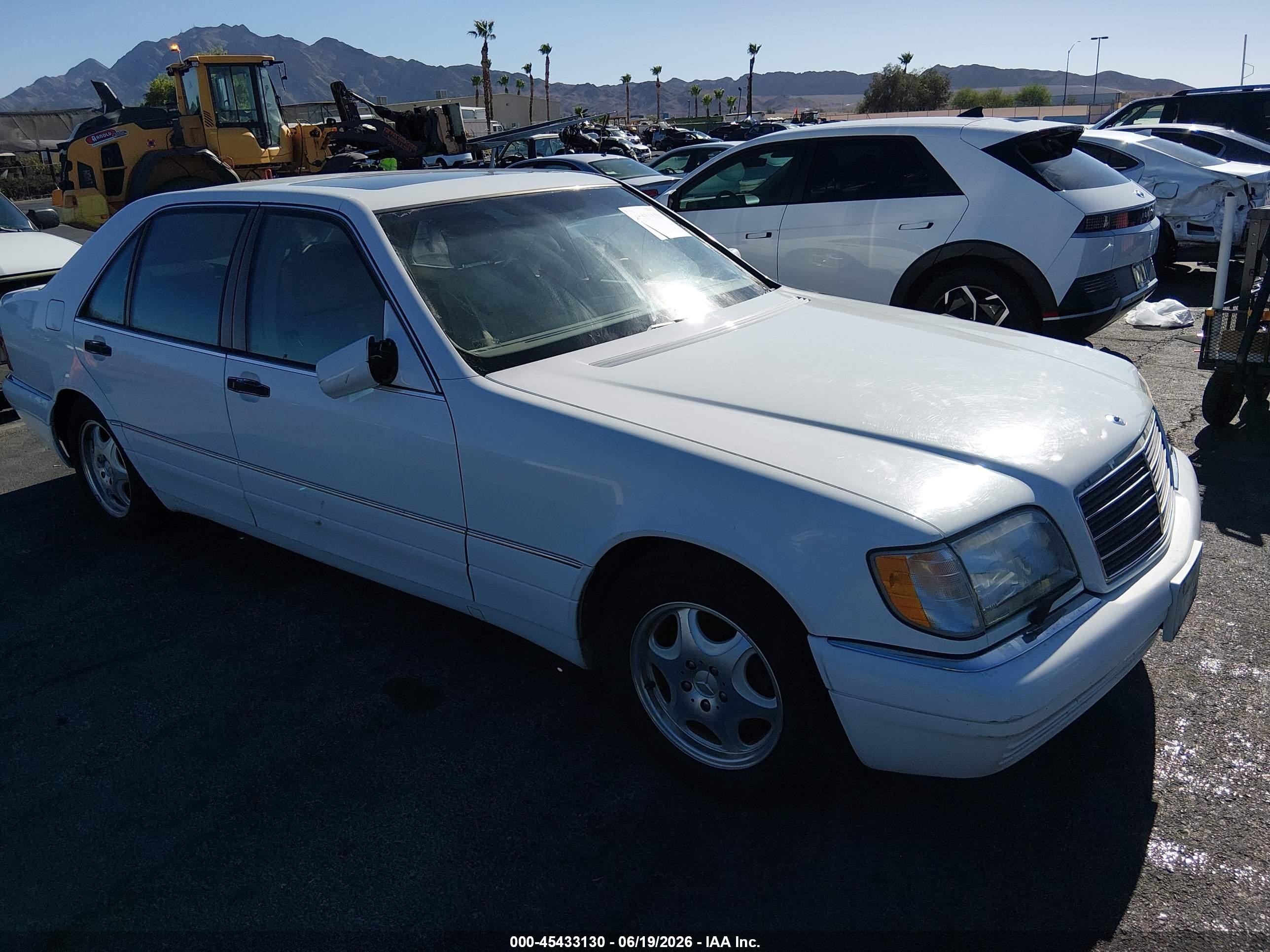 1998 Mercedes-Benz S 320/430/500, VIN WDBGA43GXWA381272 — Normal wear