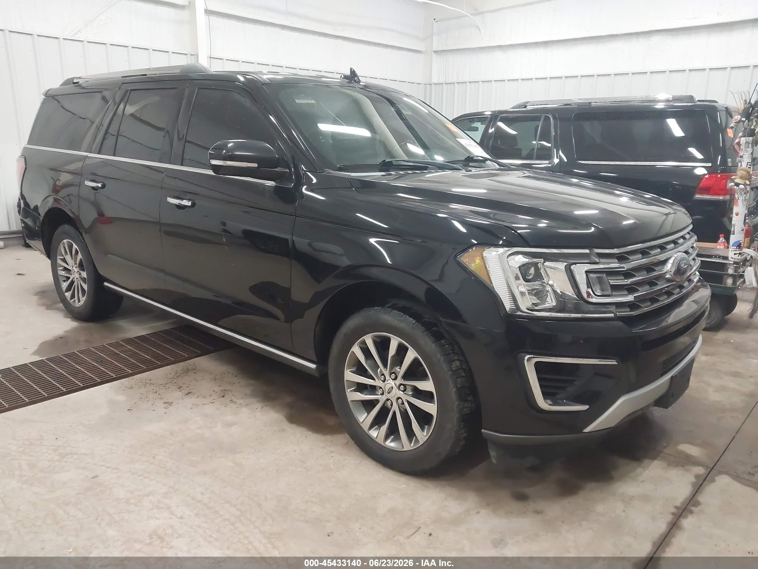 2018 Ford Expedition Max Limited, VIN 1FMJK1KT2JEA25008 — Rear end