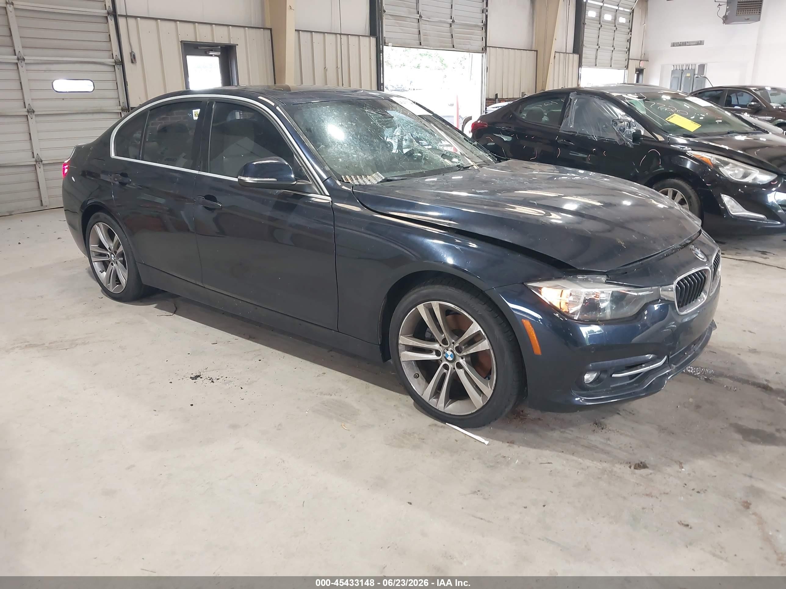 2017 BMW 3 Series 330i, VIN WBA8B9G58HNU48971 — Пожар в салоне