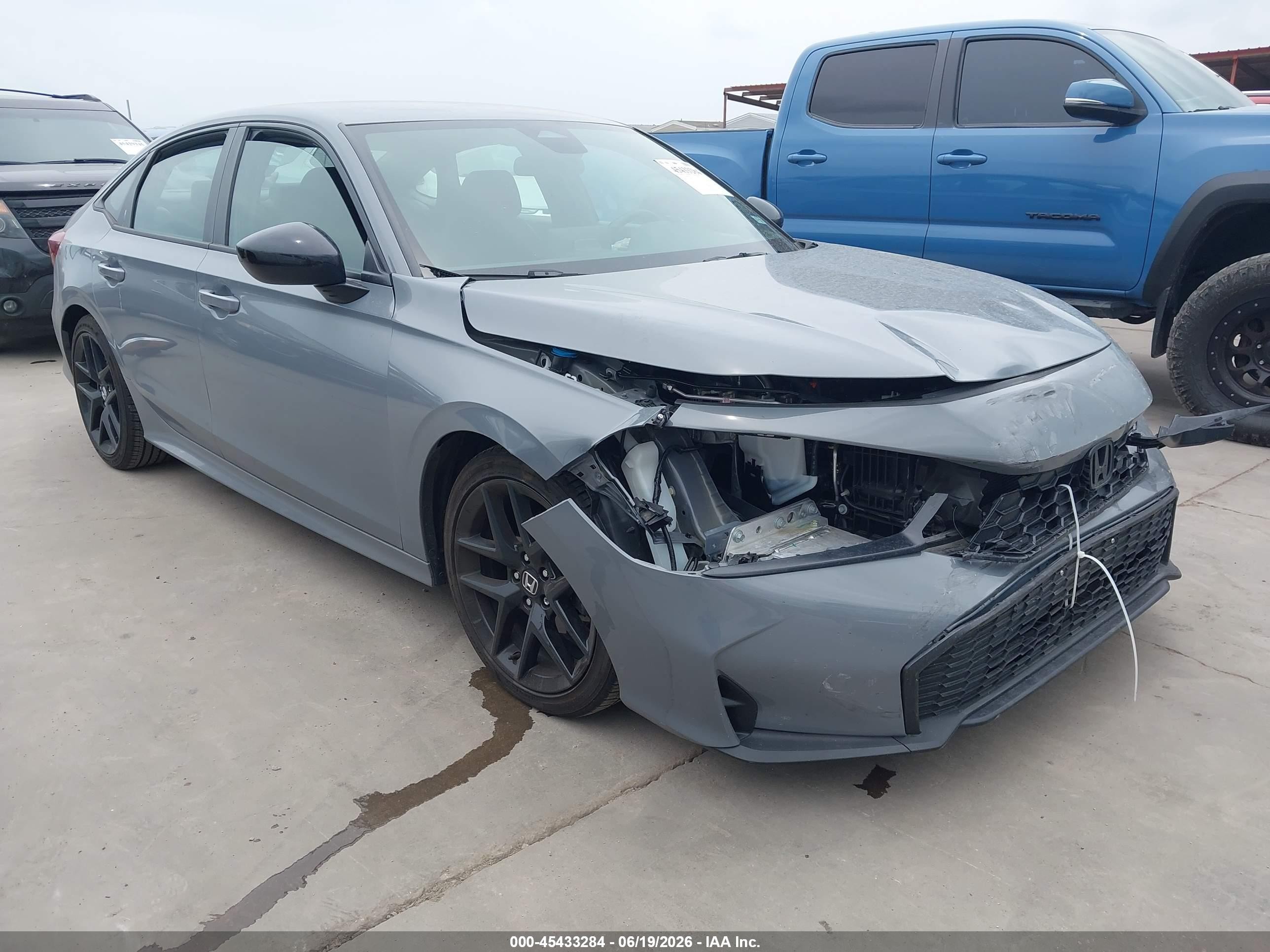 2026 Honda Civic Sport, VIN 2HGFE2F58TH500905 — Перед