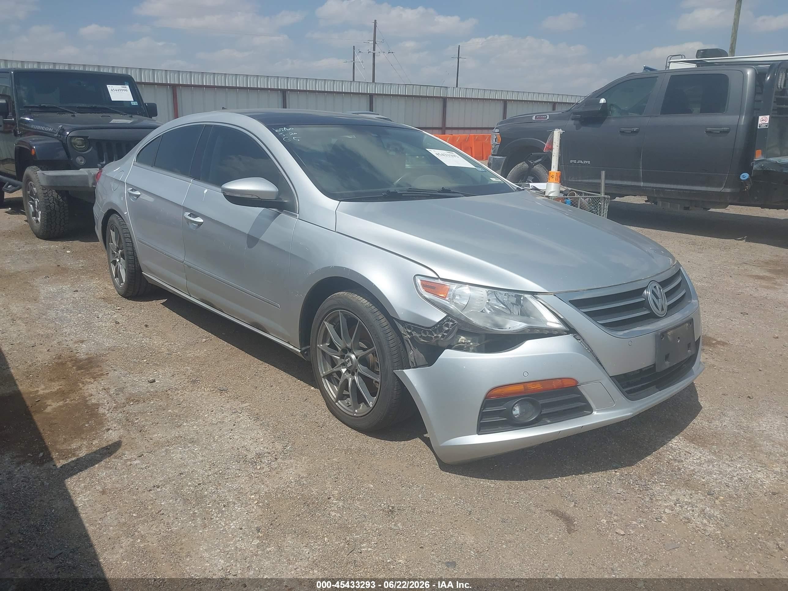 2009 Volkswagen CC Luxury, VIN WVWHL73C19E509975 — Side