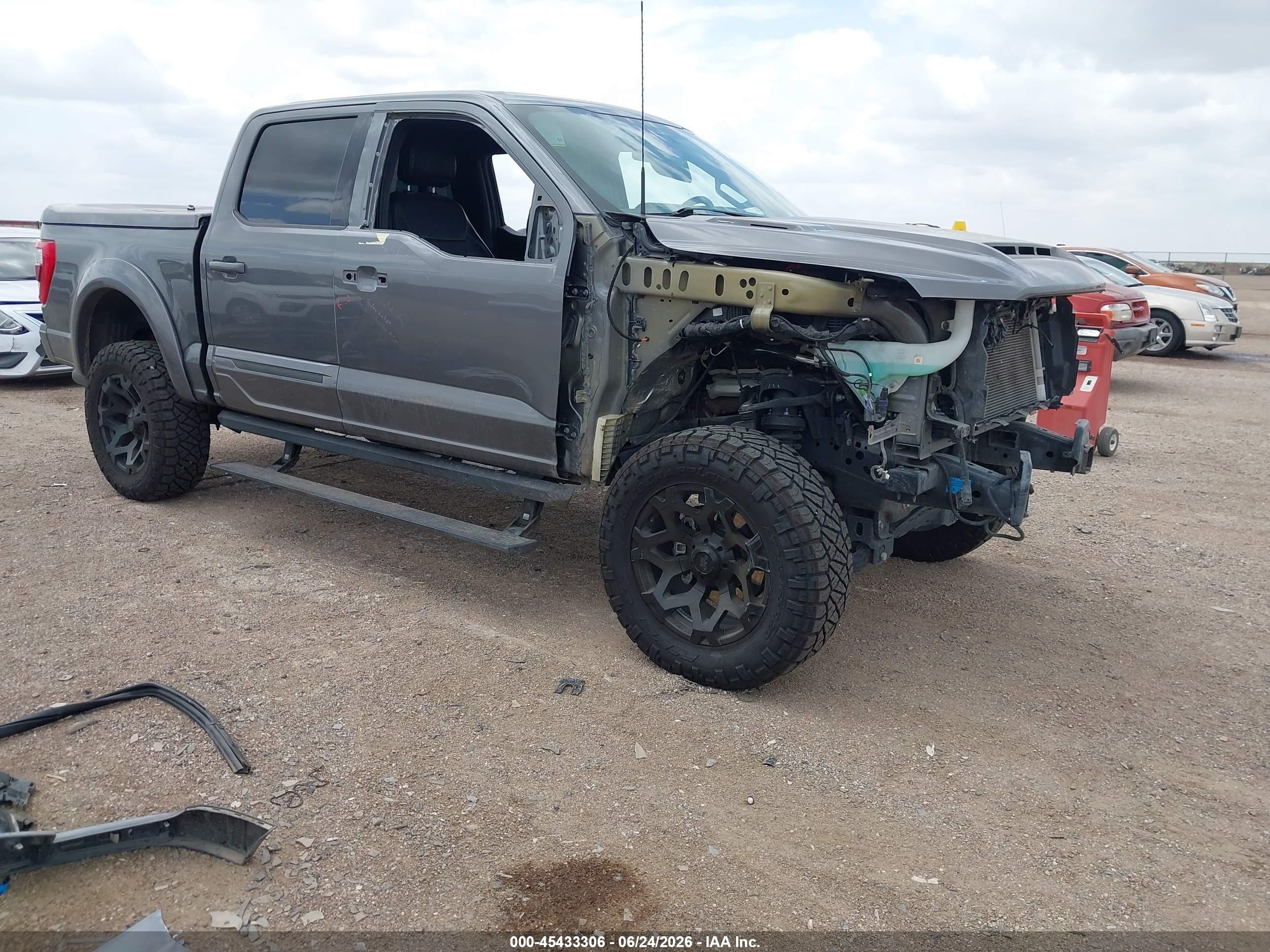 2022 Ford F-150 XL, VIN 1FTFW1E5XNKE35929 — Front end