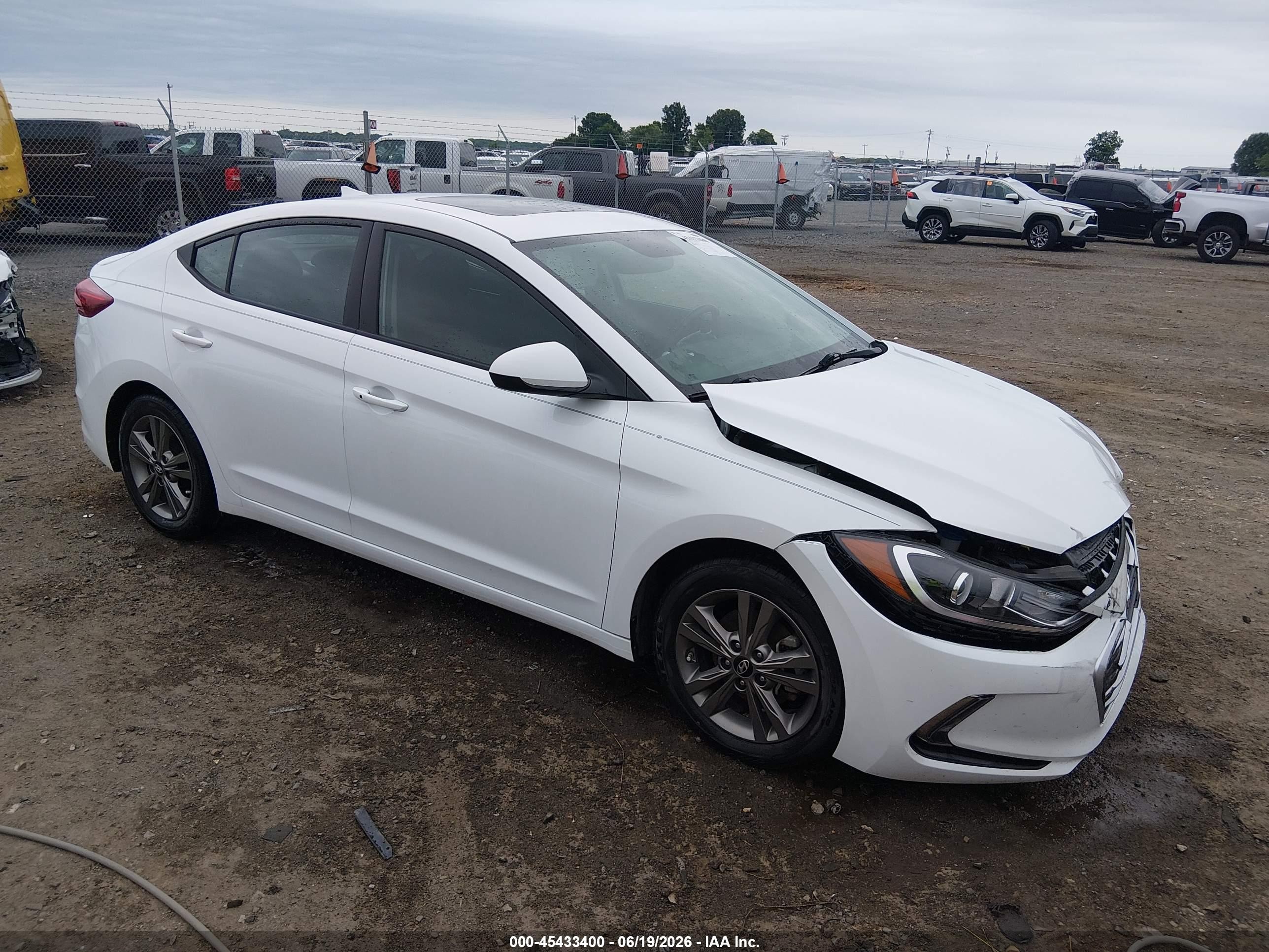 2017 Hyundai Elantra SE, VIN 5NPD84LF5HH185310 — Front end