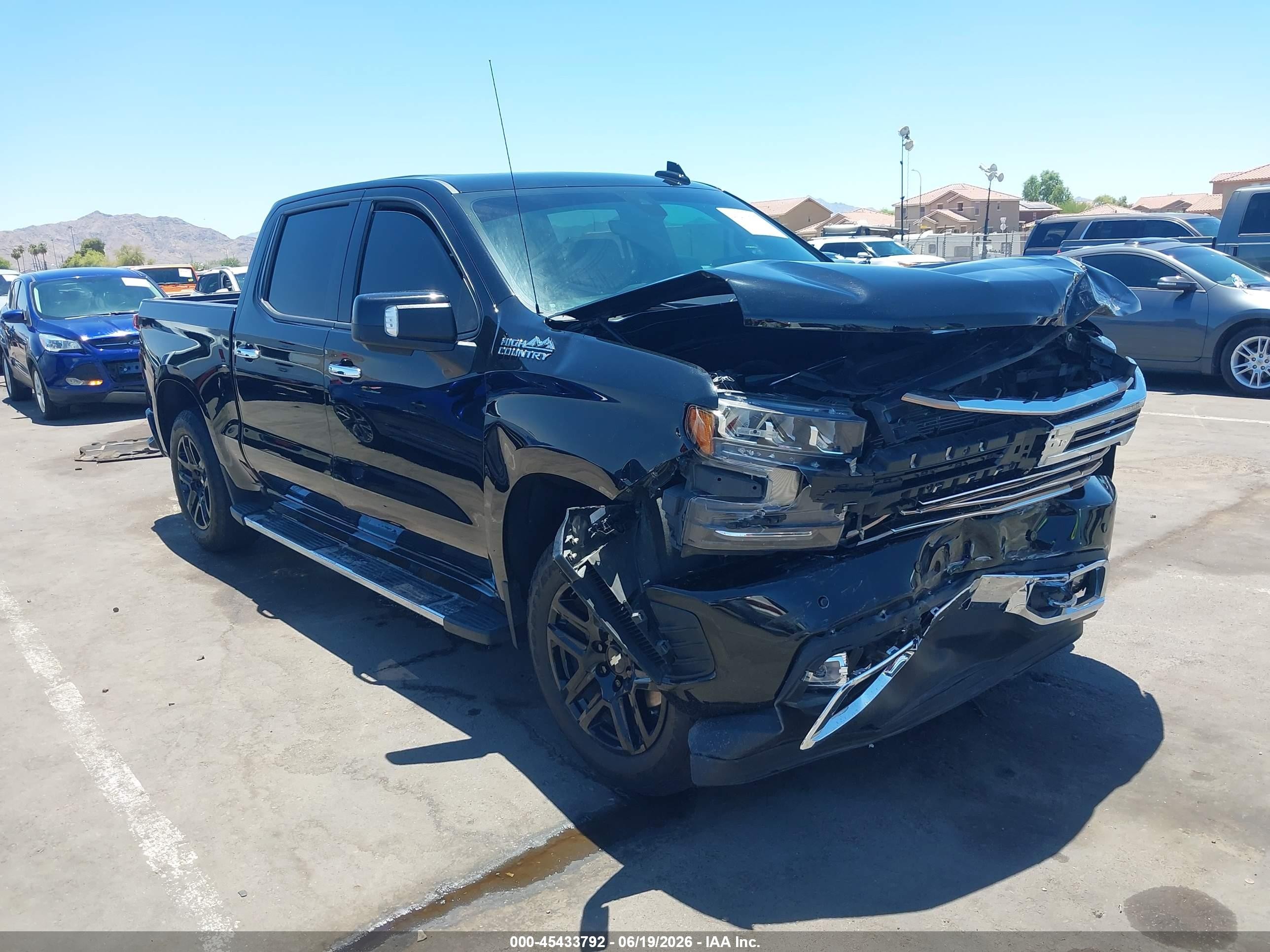 2021 Chevrolet Silverado 1500 High Country, VIN 1GCUYHEL5MZ258849 — Front end