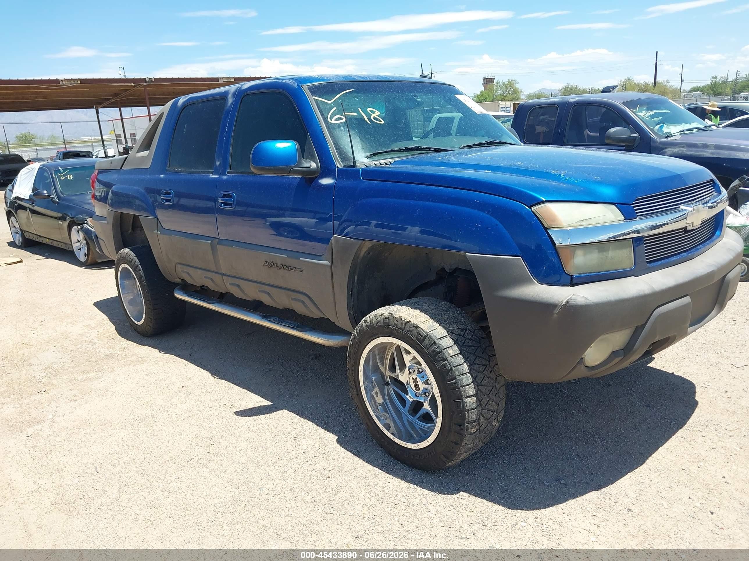 2003 Chevrolet Avalanche, VIN 3GNEK13T93G146478 — Front end