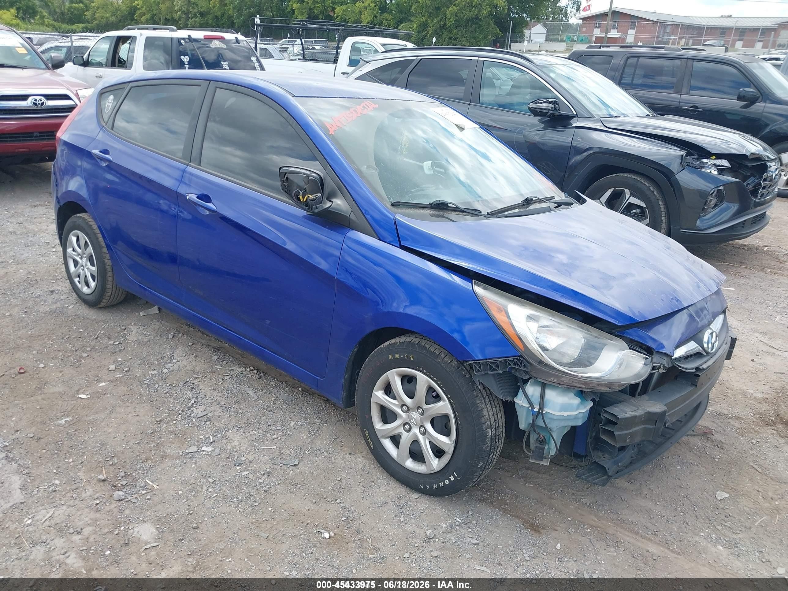 2014 Hyundai Accent GS, VIN KMHCT5AE2EU182792 — Перед