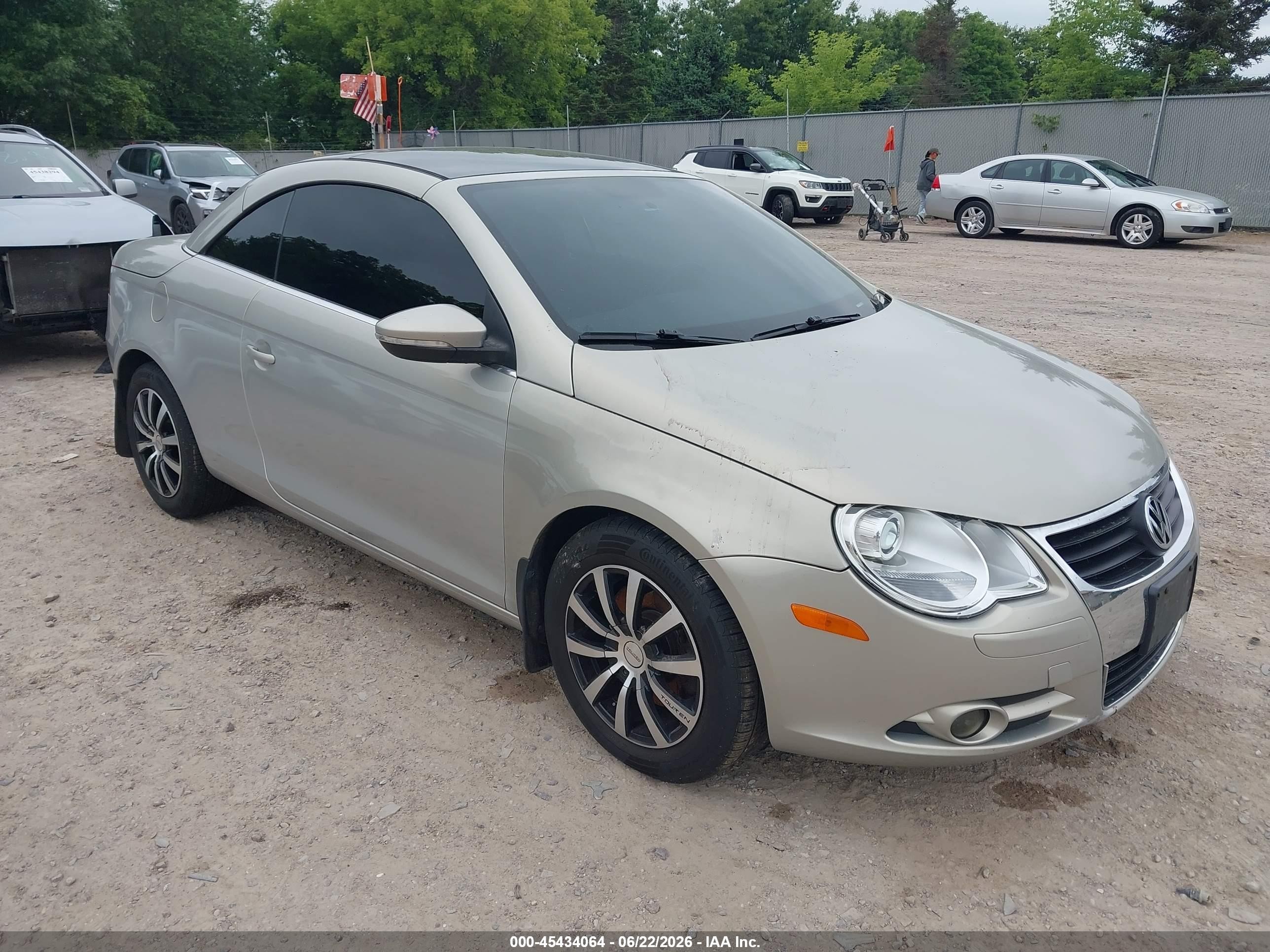 2009 Volkswagen Eos Komfort, VIN WVWBA71F39V015240 — Side