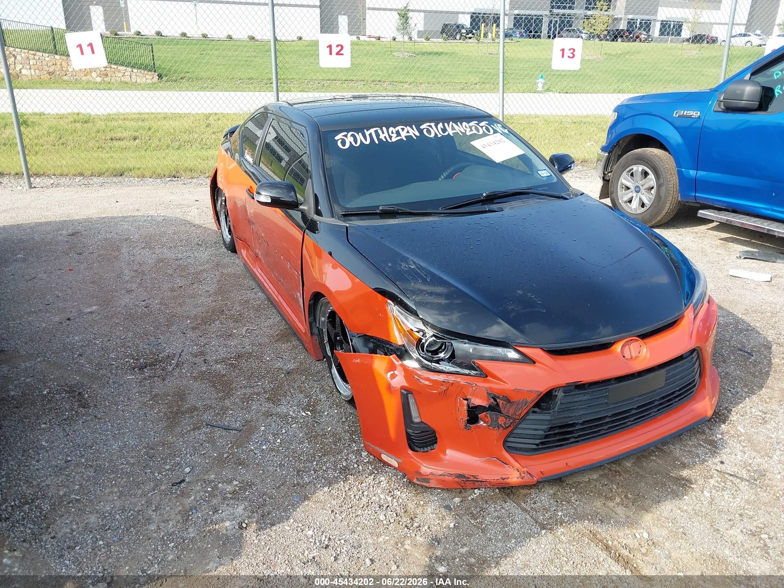 2015 Scion tC, VIN JTKJF5C73FJ008257 — Side