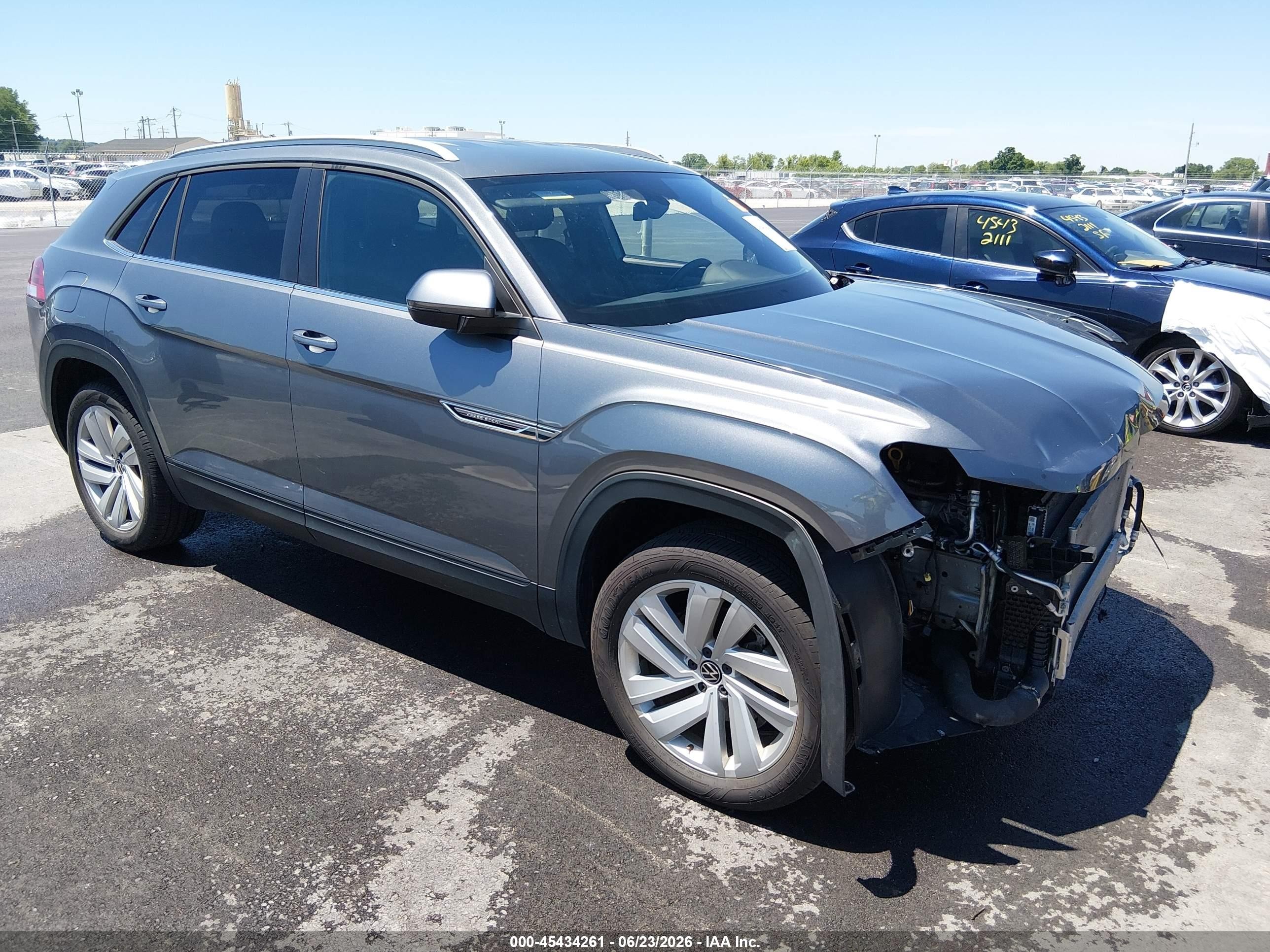 2021 Volkswagen Atlas SE, VIN 1V2WC2CA1MC213012 — Front end