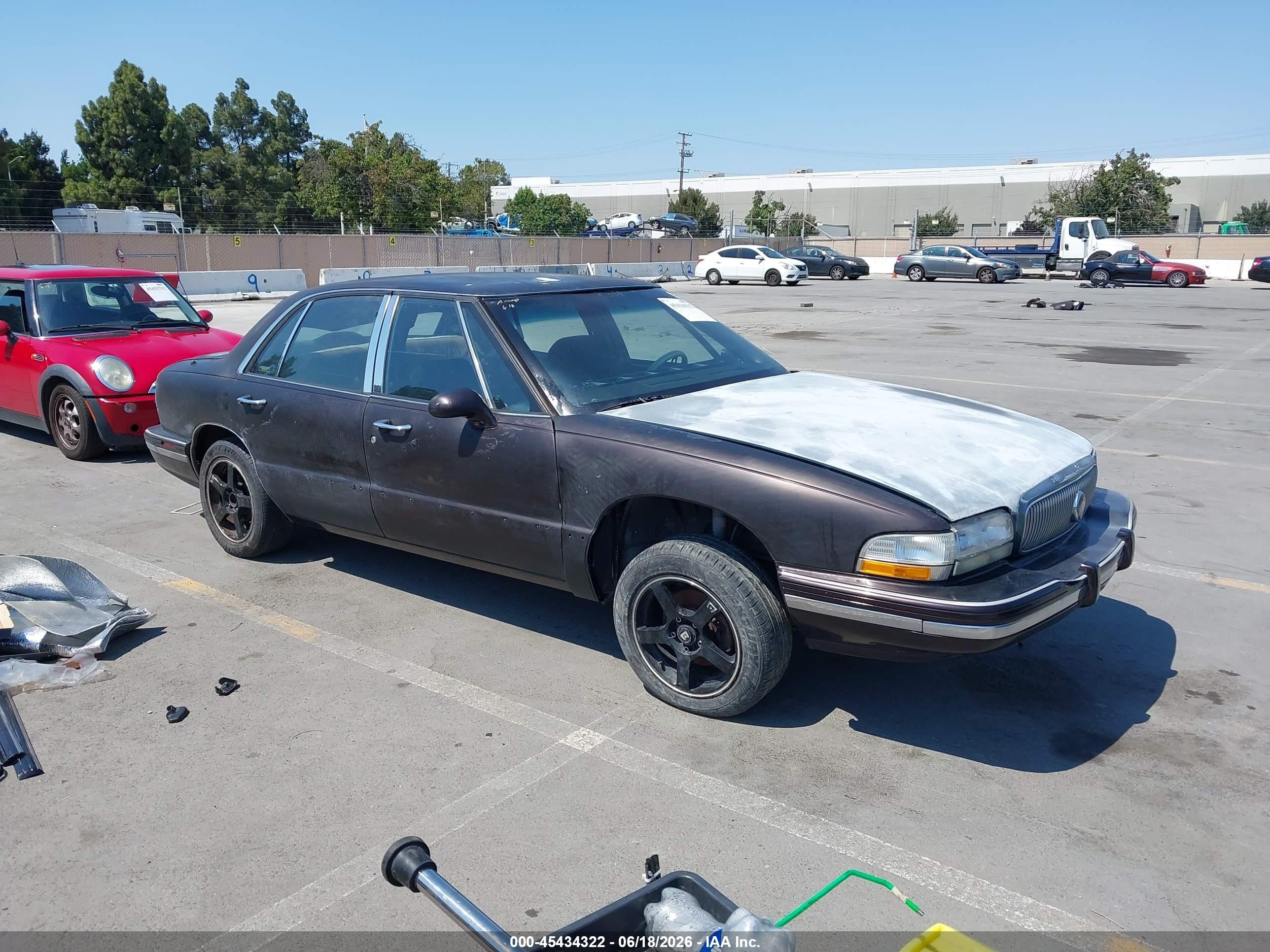 1993 Buick LeSabre 90th Anniversary Edition, VIN 1G4HP53LXPH494750 — Обычный износ
