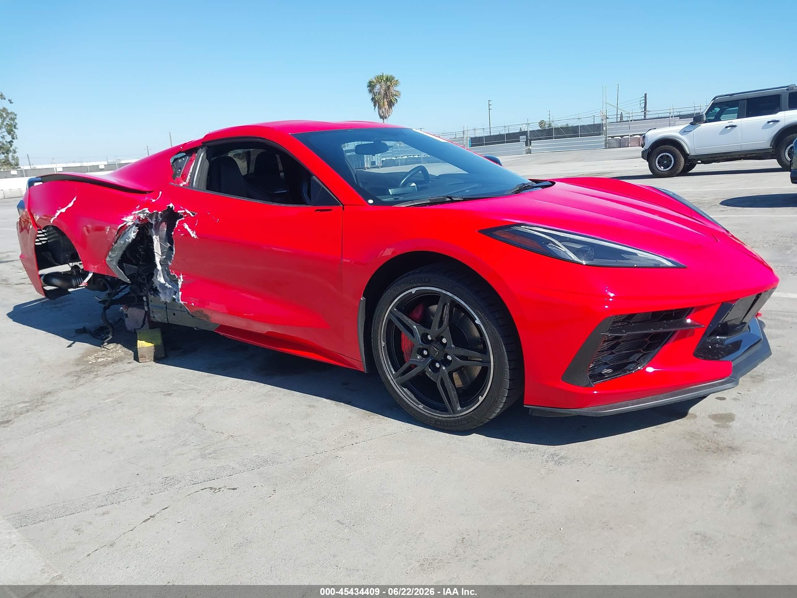 2020 Chevrolet Corvette 1LT, VIN 1G1Y62D42L5116522 — Side