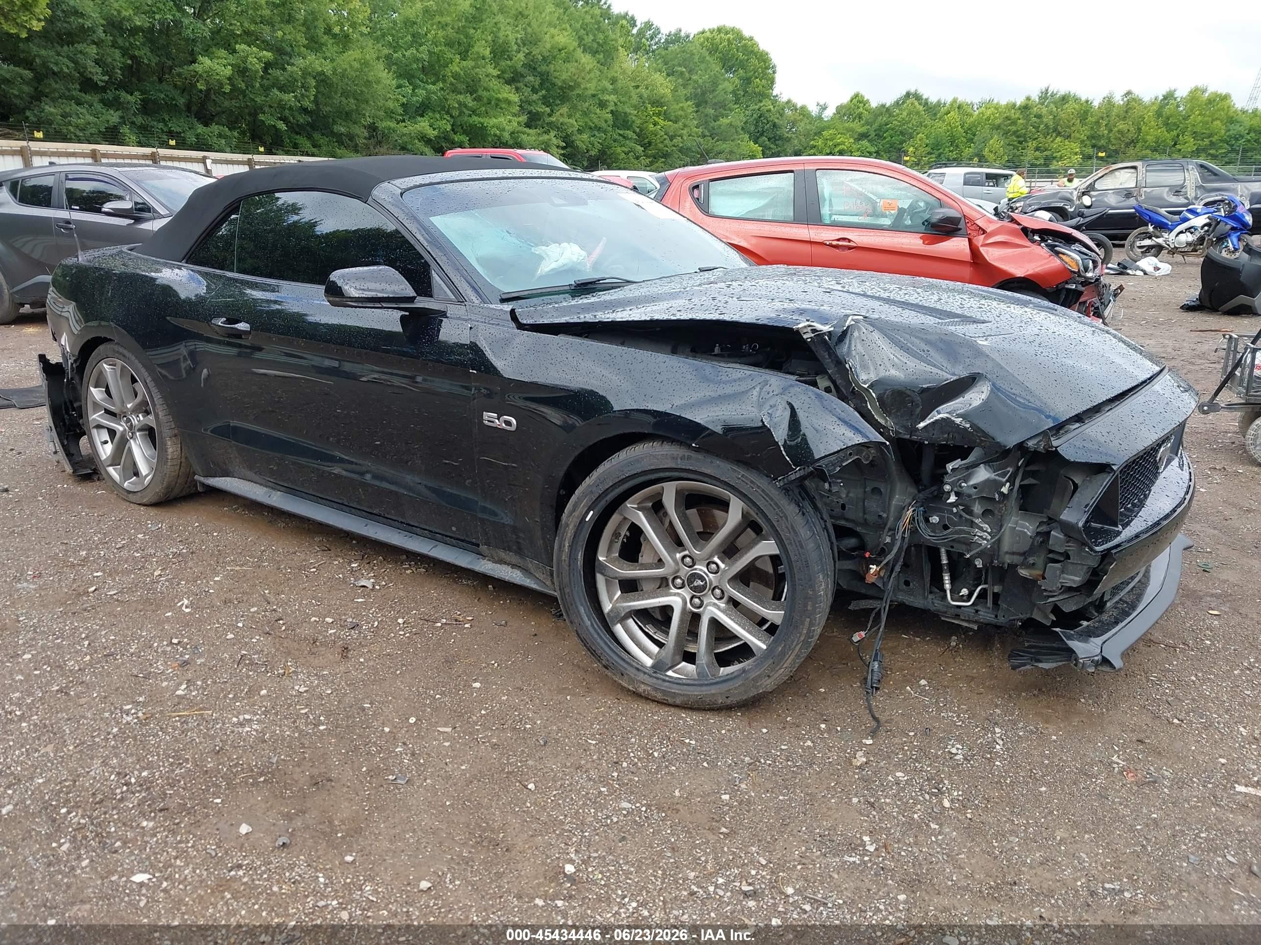 2018 Ford Mustang GT Premium, VIN 1FATP8FF1J5102761 — Front end