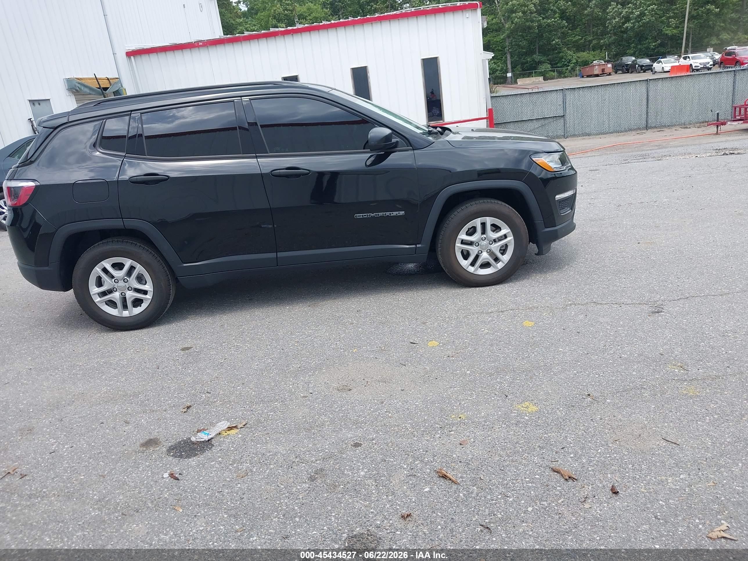 2018 Jeep Compass Sport, VIN 3C4NJCAB6JT405613 — Normal wear