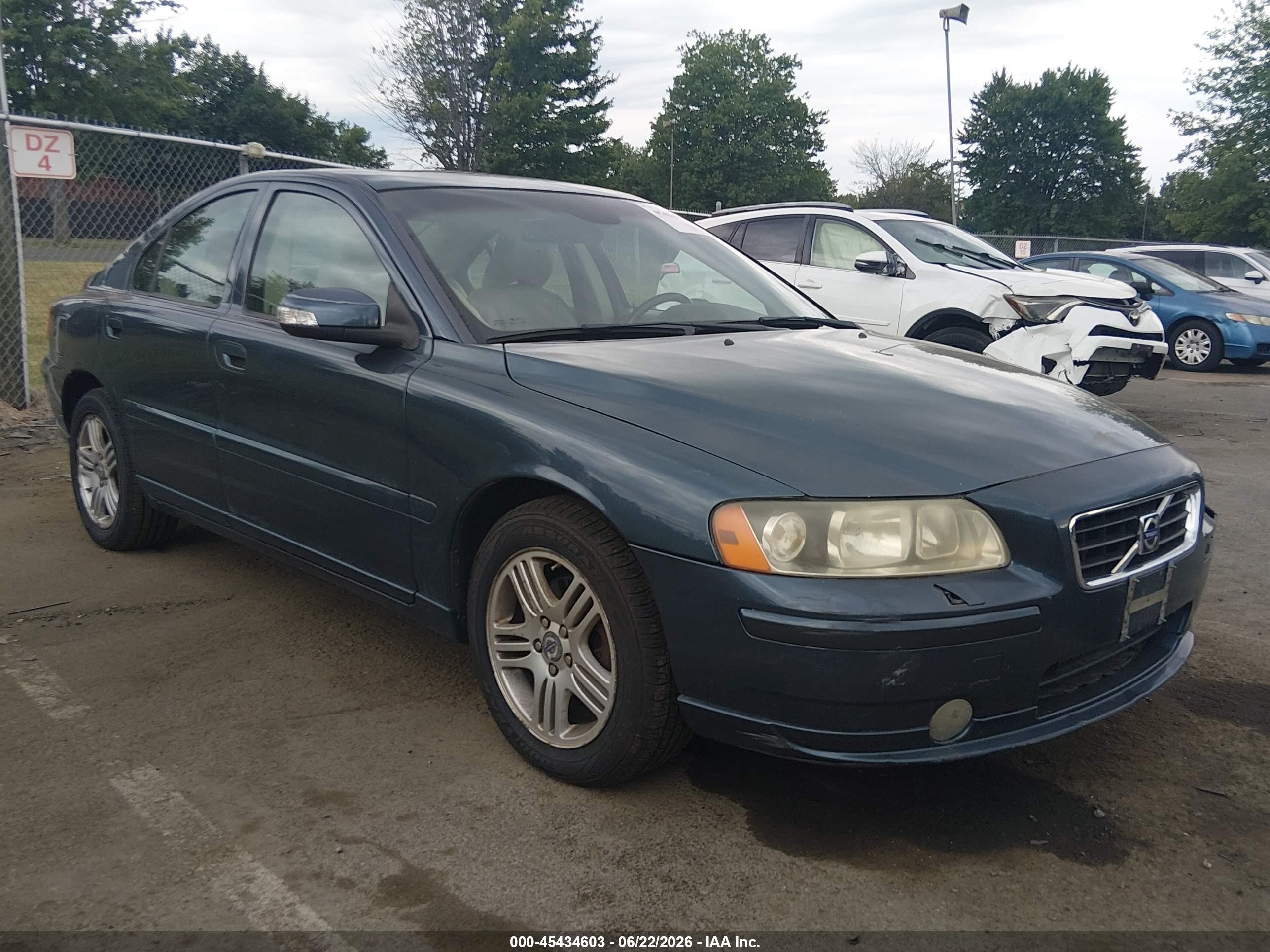 2007 Volvo S60 2.5L Turbo, VIN YV1RS592672602221 — Перед