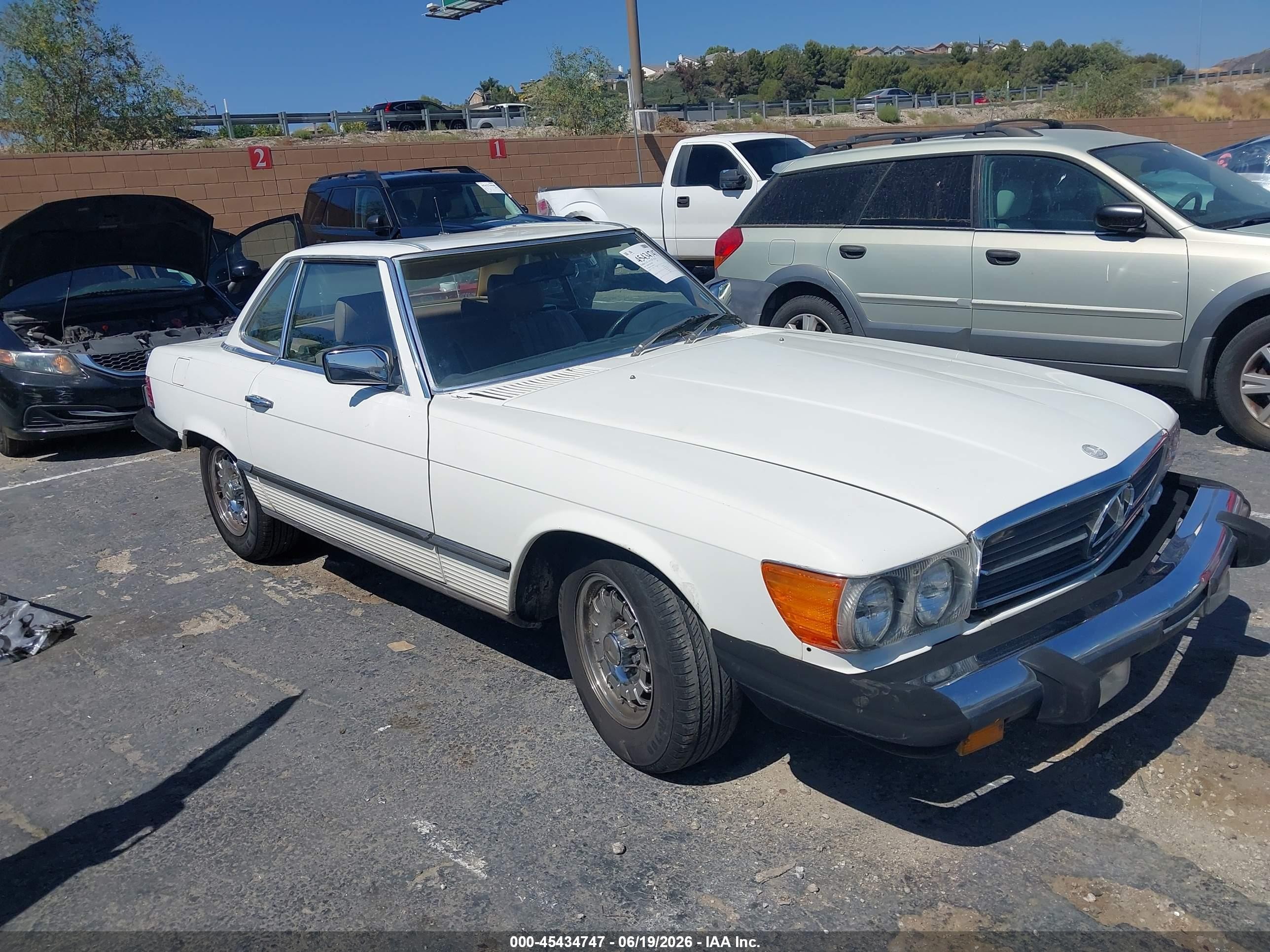 1983 Mercedes-Benz 380 SL, VIN WDBBA45A9DB024109 — Normal wear