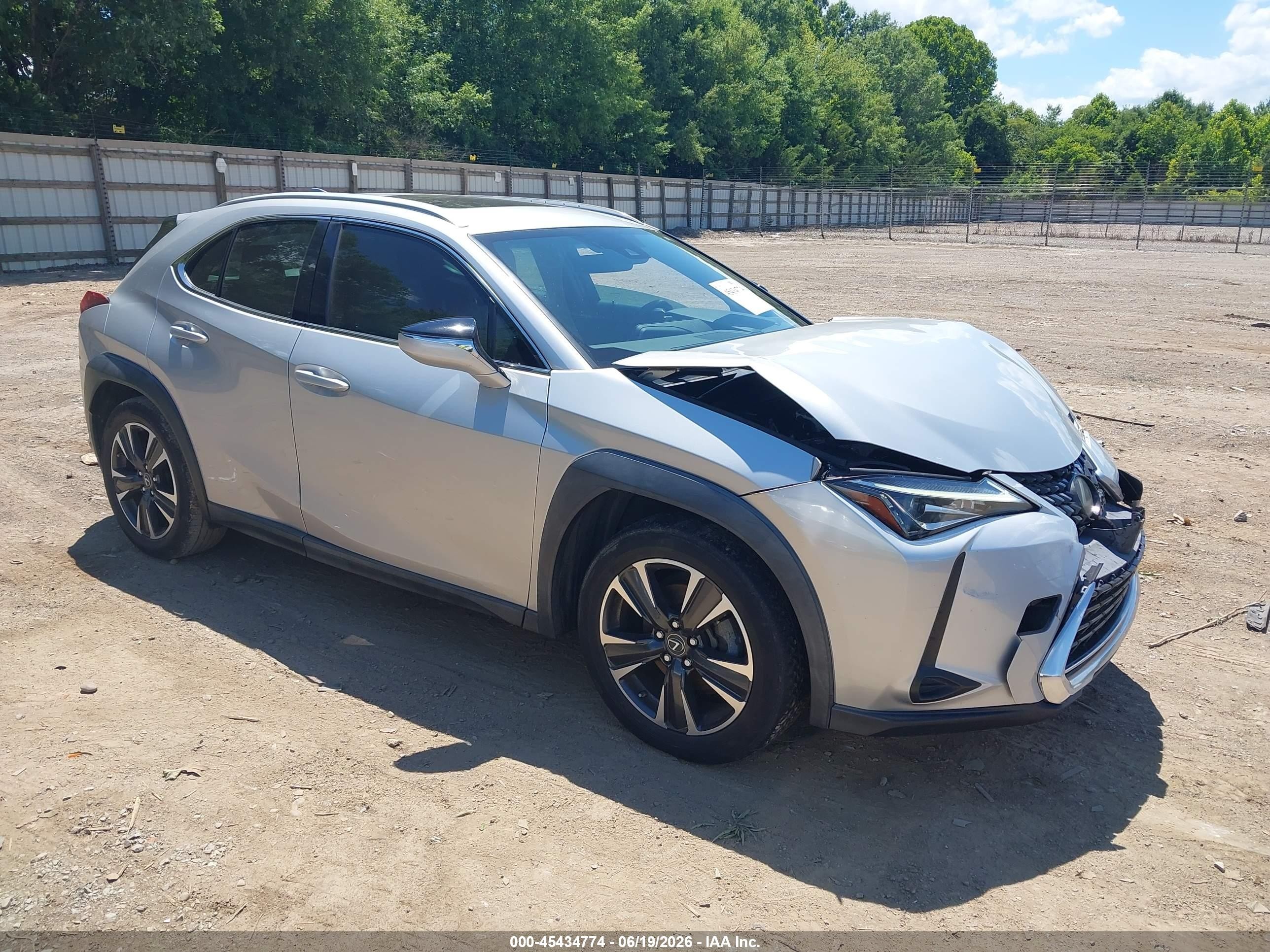 2019 Lexus UX 200 F Sport, VIN JTHY3JBH9K2004783 — Перед