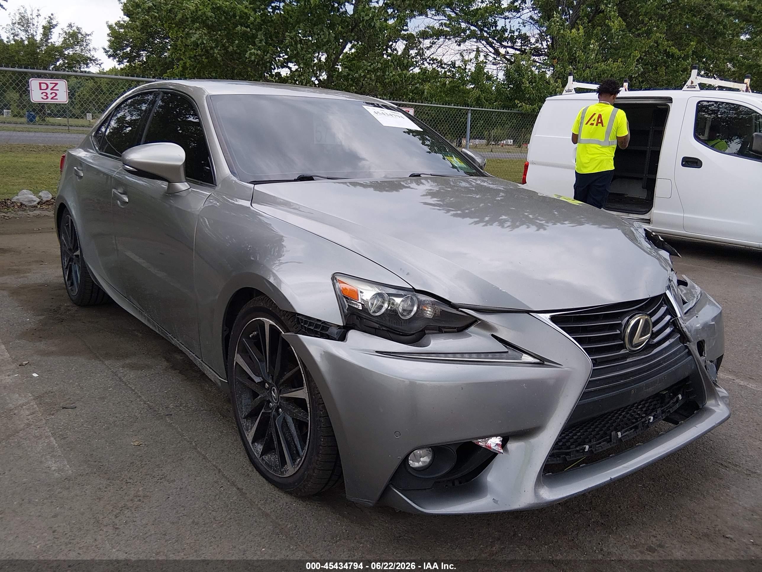 2015 Lexus IS 250, VIN JTHBF1D26F5072386 — Front end