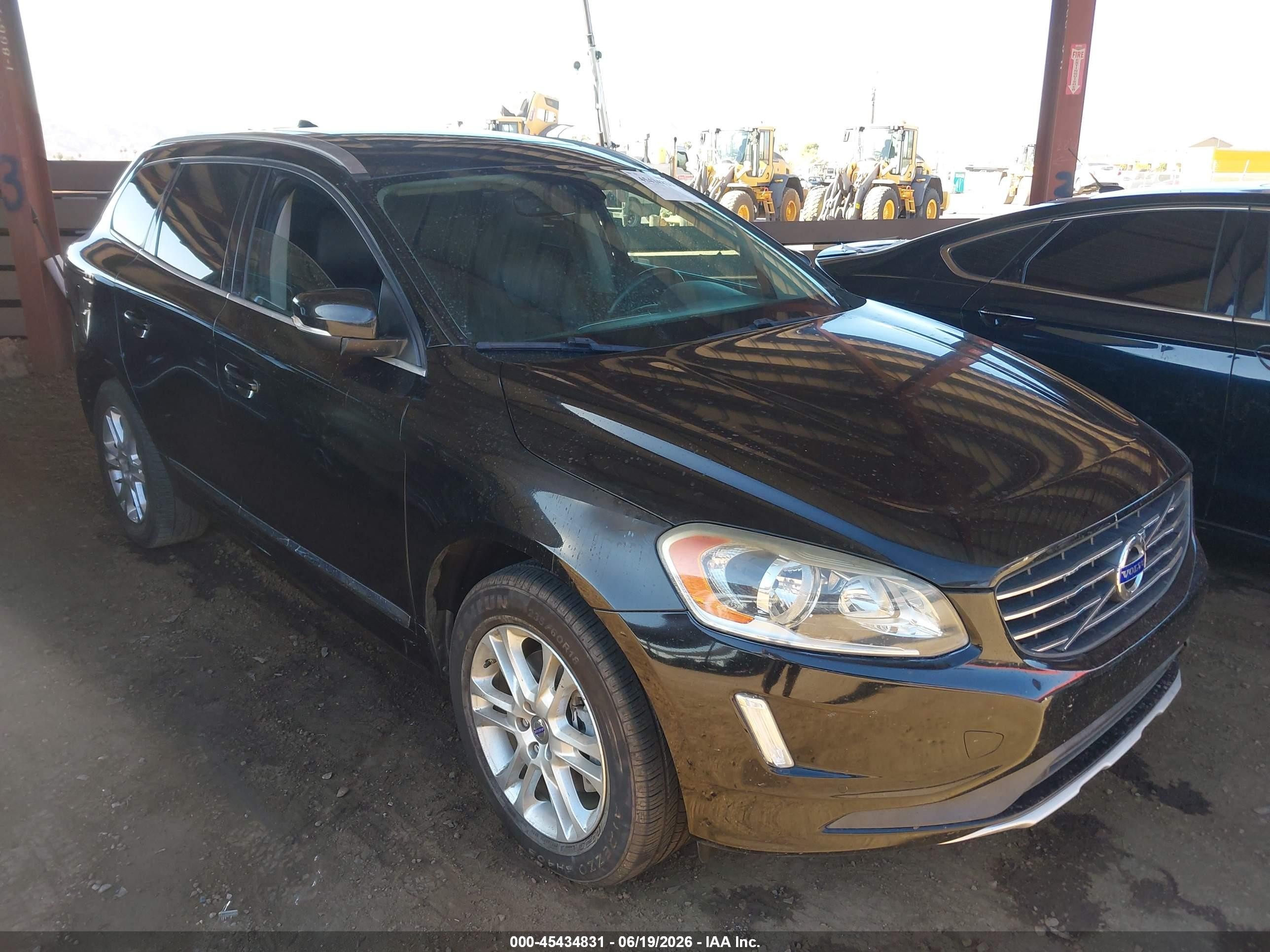 2015 Volvo XC60 T5 Drive-E Premier, VIN YV440MDKXF2698485 — Not stated