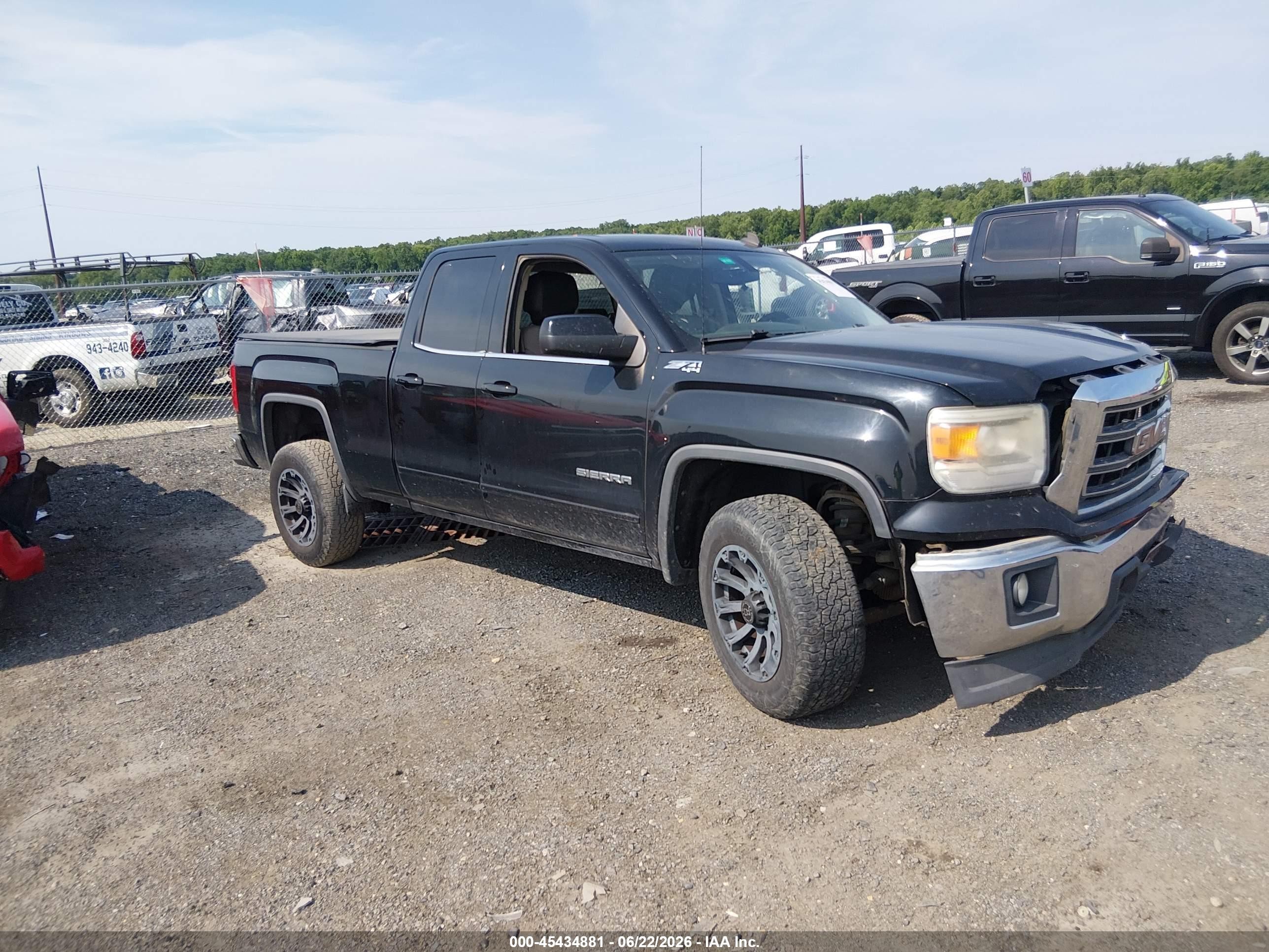 2014 GMC Sierra 1500 SLE, VIN 1GTV2UEC7EZ238988 — Front end