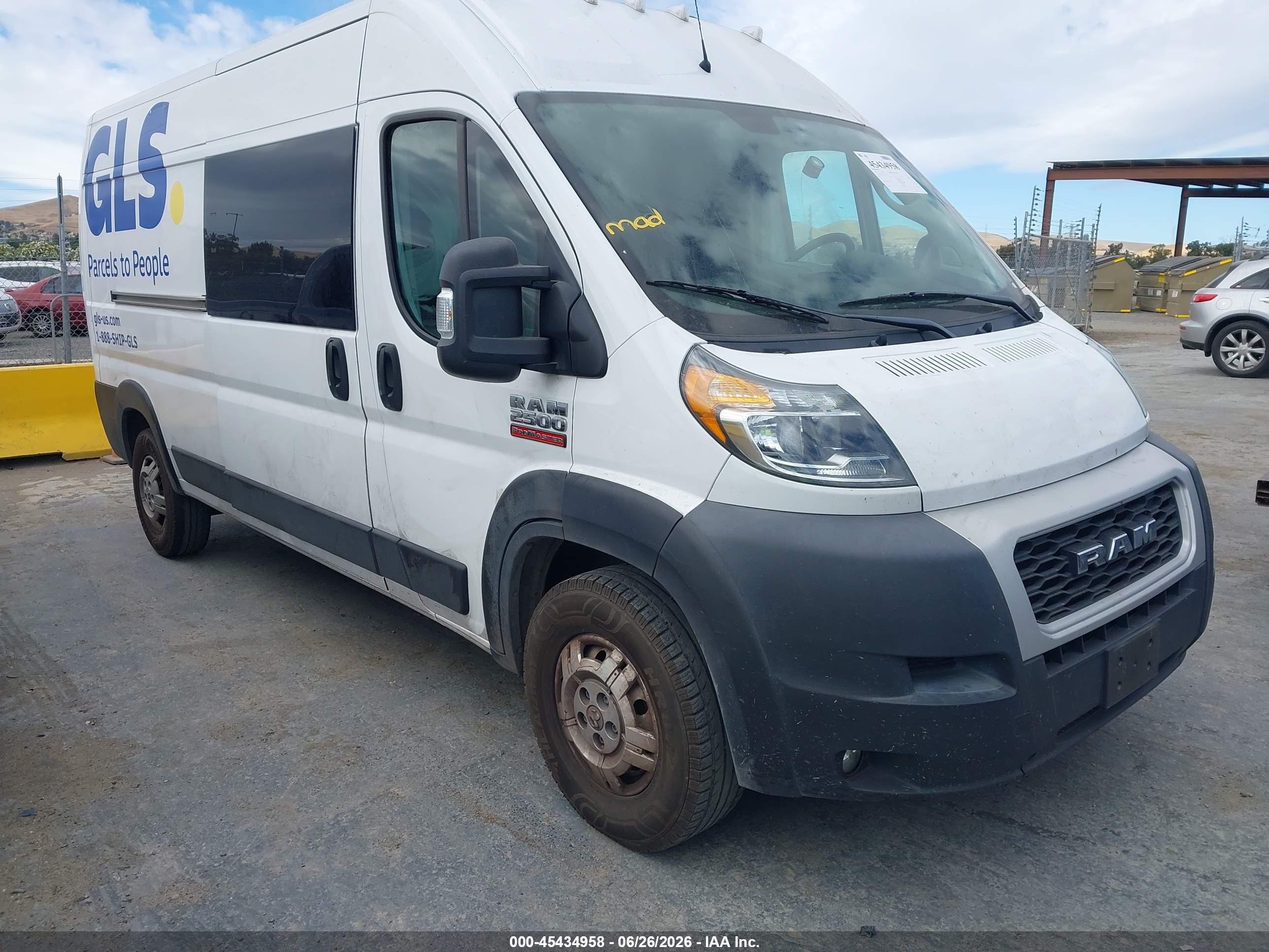 2020 Ram ProMaster Cargo, VIN 3C6TRVDG5LE119110 — Rear end