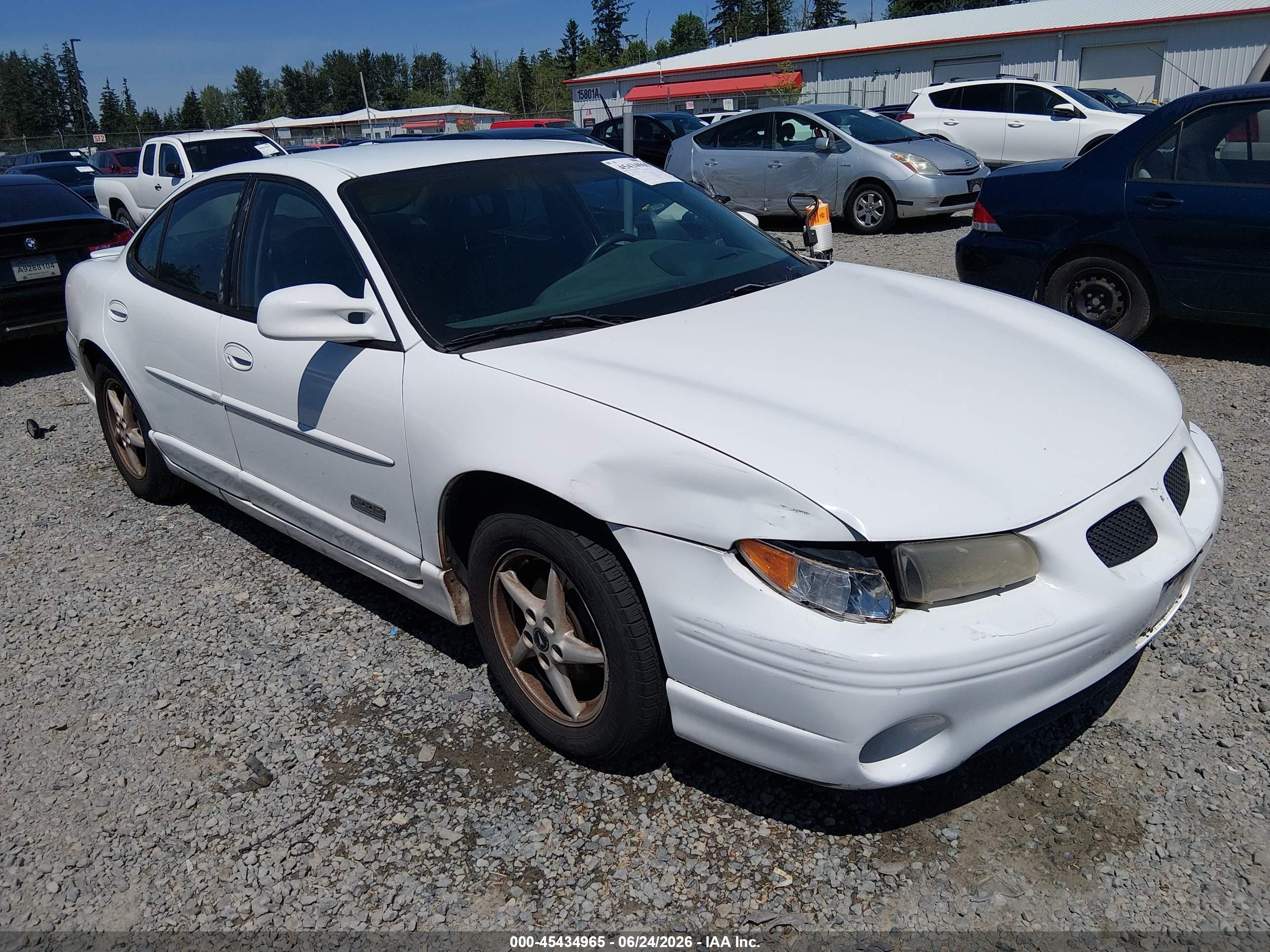 1999 Pontiac Grand Prix GTP, VIN 1G2WR5219XF210286 — Front end