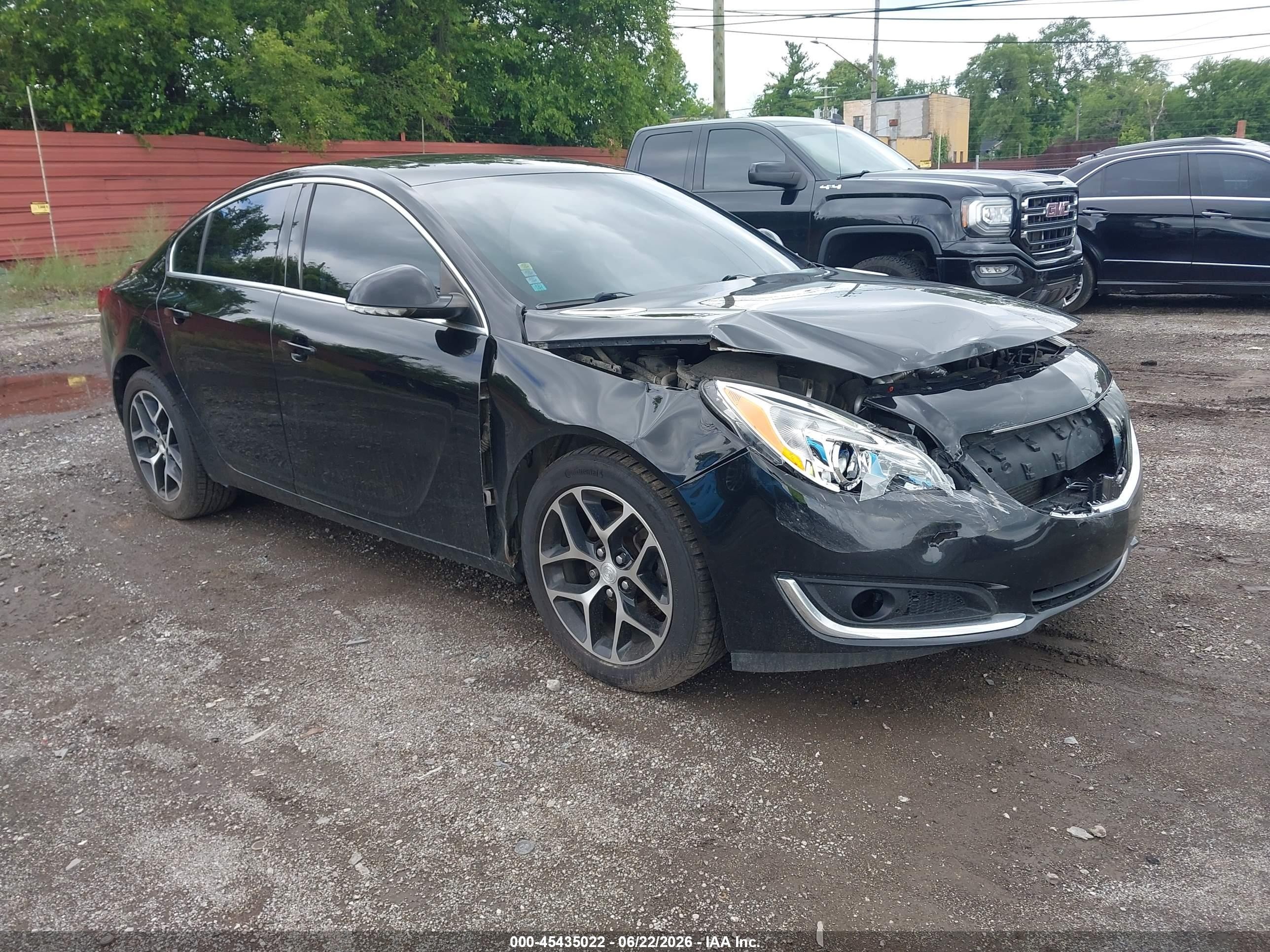 2017 Buick Regal Sport Touring, VIN 2G4GL5EX0H9174298 — Перед