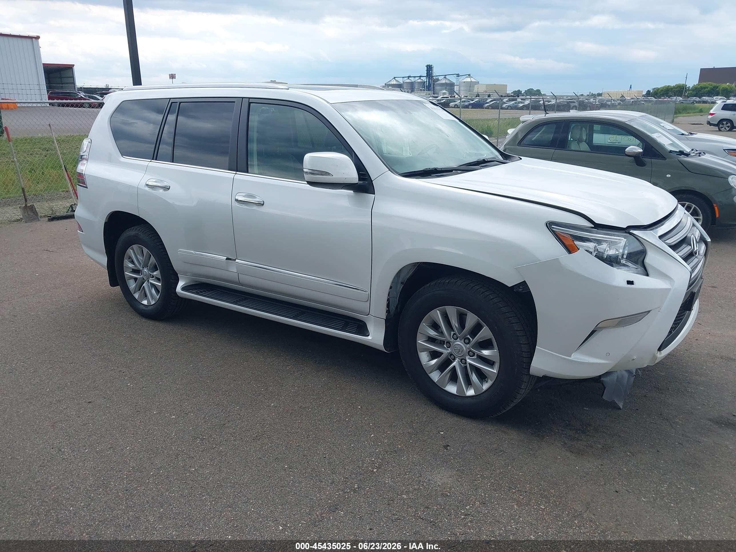 2017 Lexus GX 460 Premium, VIN JTJBM7FX4H5161666 — Front end
