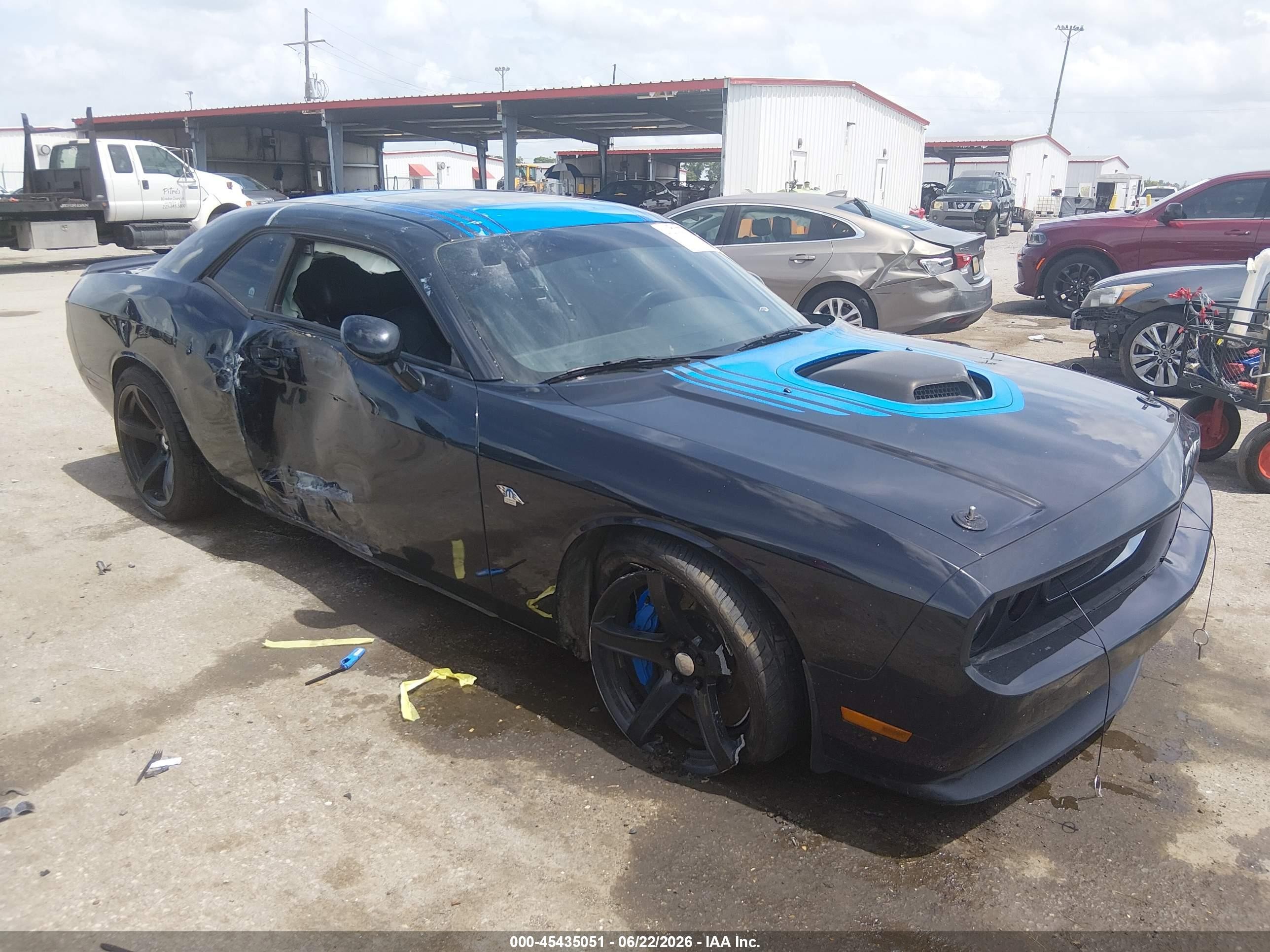 2014 Dodge Challenger R/T Plus, VIN 2C3CDYBT4EH307301 — Side