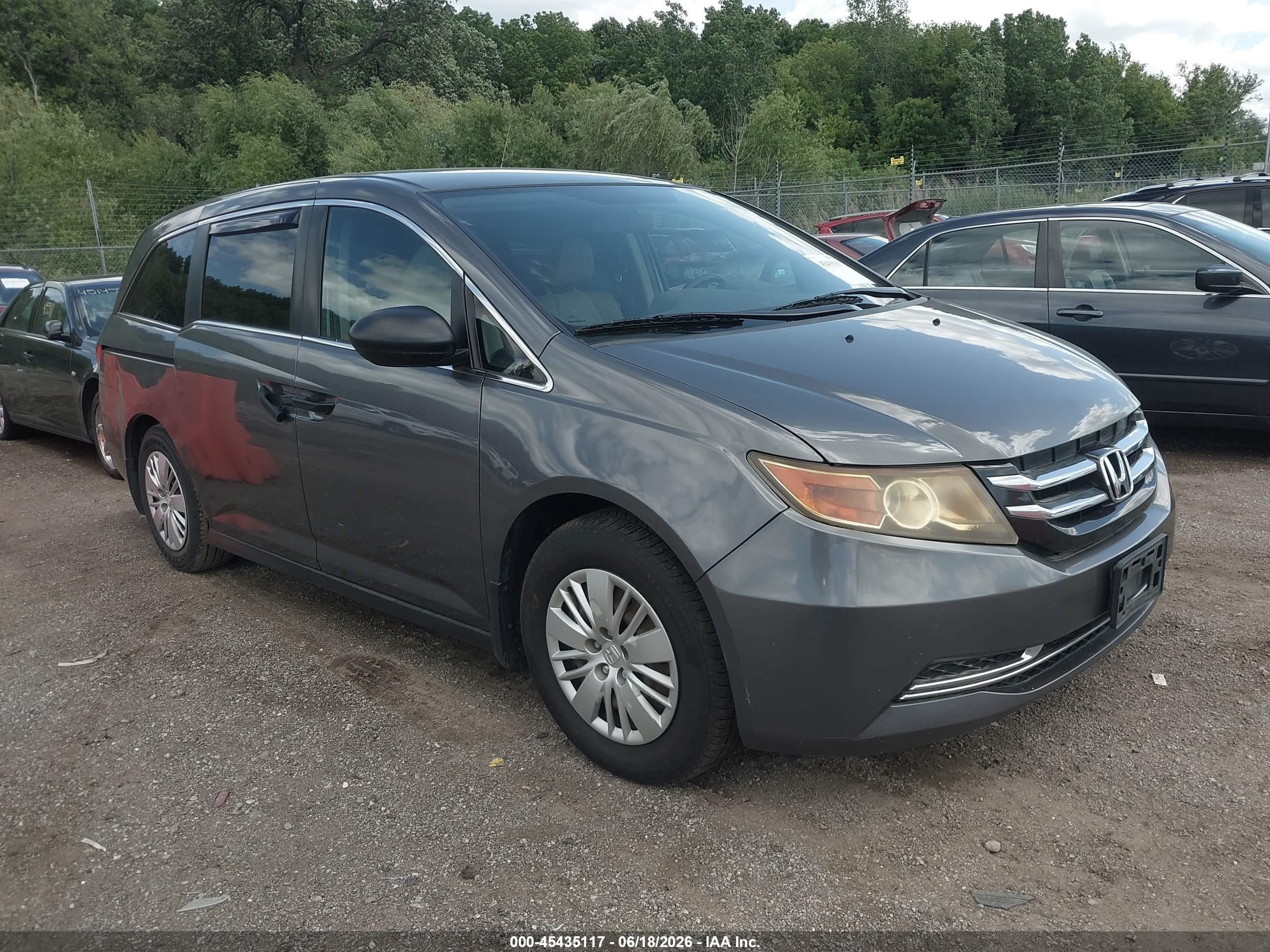 2015 Honda Odyssey LX, VIN 5FNRL5H24FB012051 — Front end