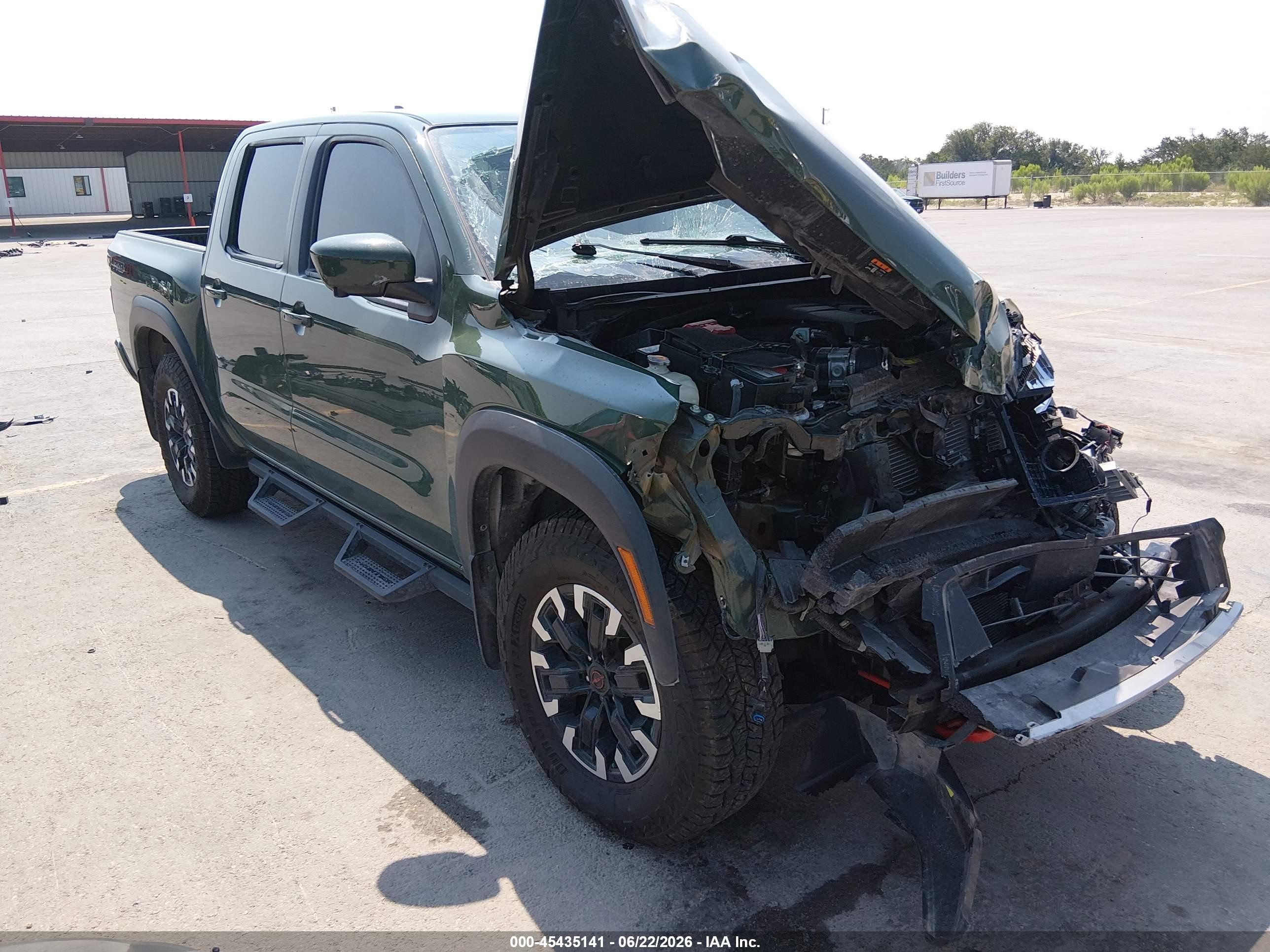 2023 Nissan Frontier Pro-4X, VIN 1N6ED1EK7PN661142 — Front end