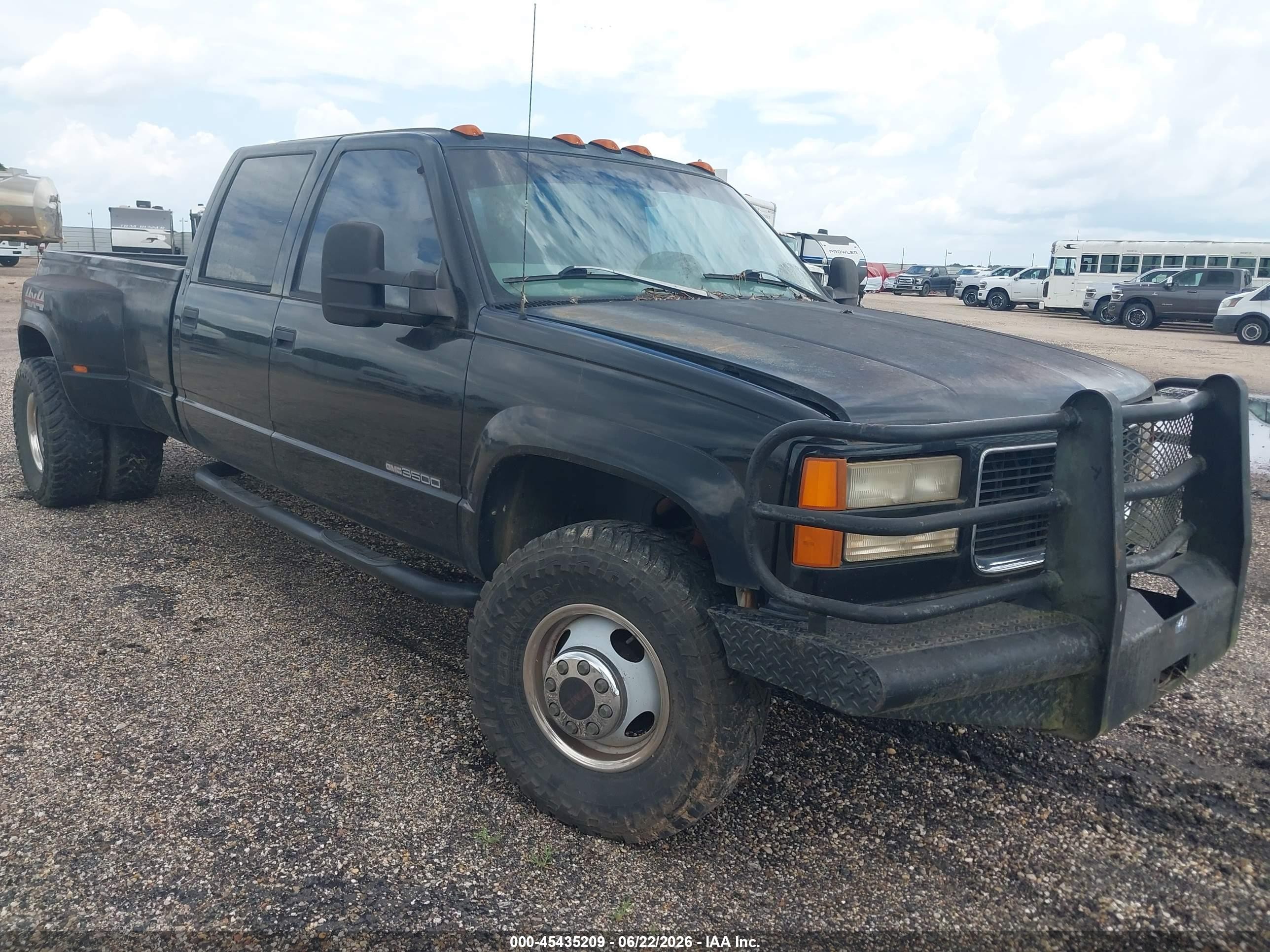 1999 GMC Sierra 3500, VIN 1GTHK33F5XF036059 — Normal wear