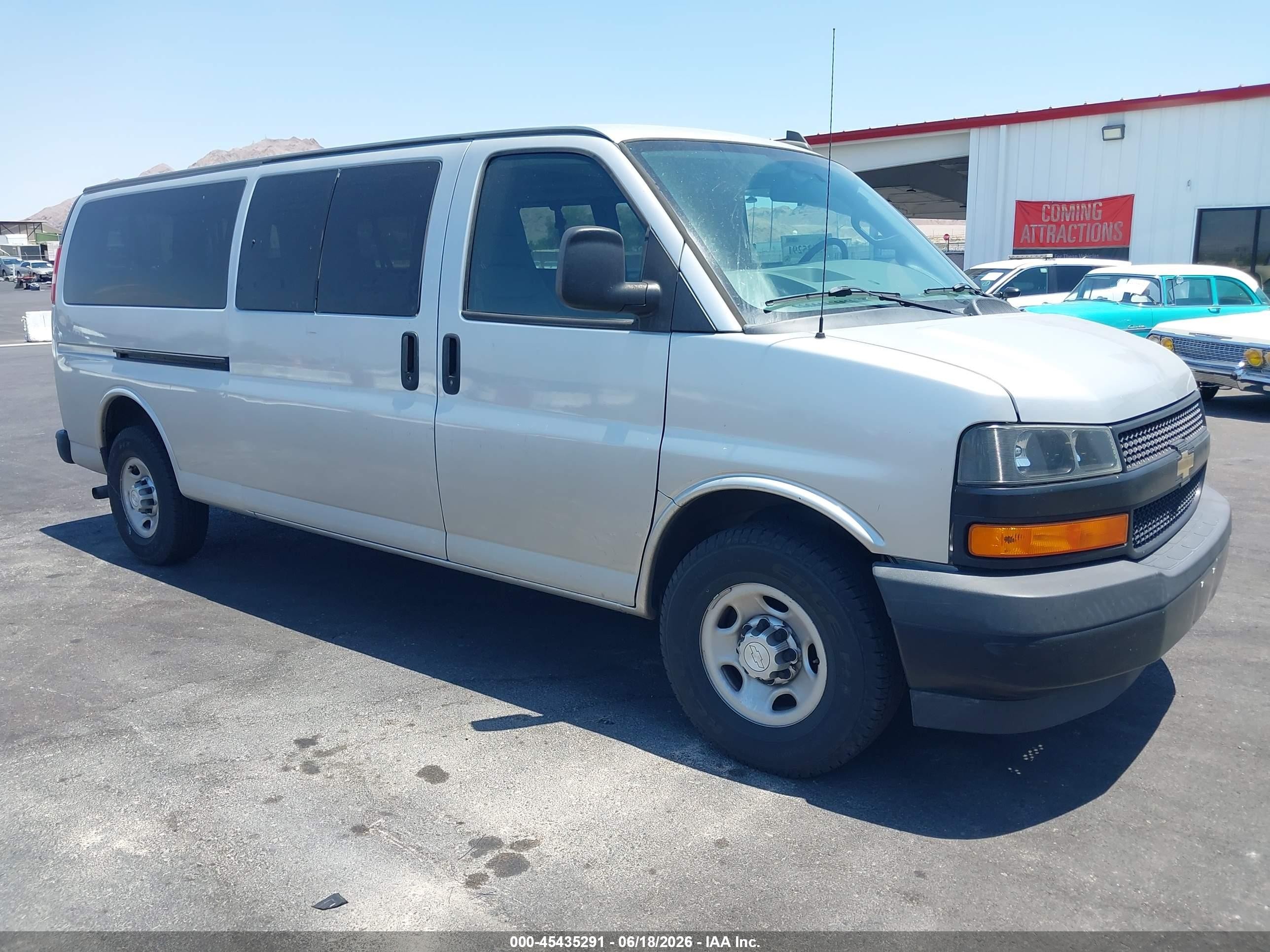 2018 Chevrolet Express Passenger LS, VIN 1GAZGNFG4J1273287 — Front end
