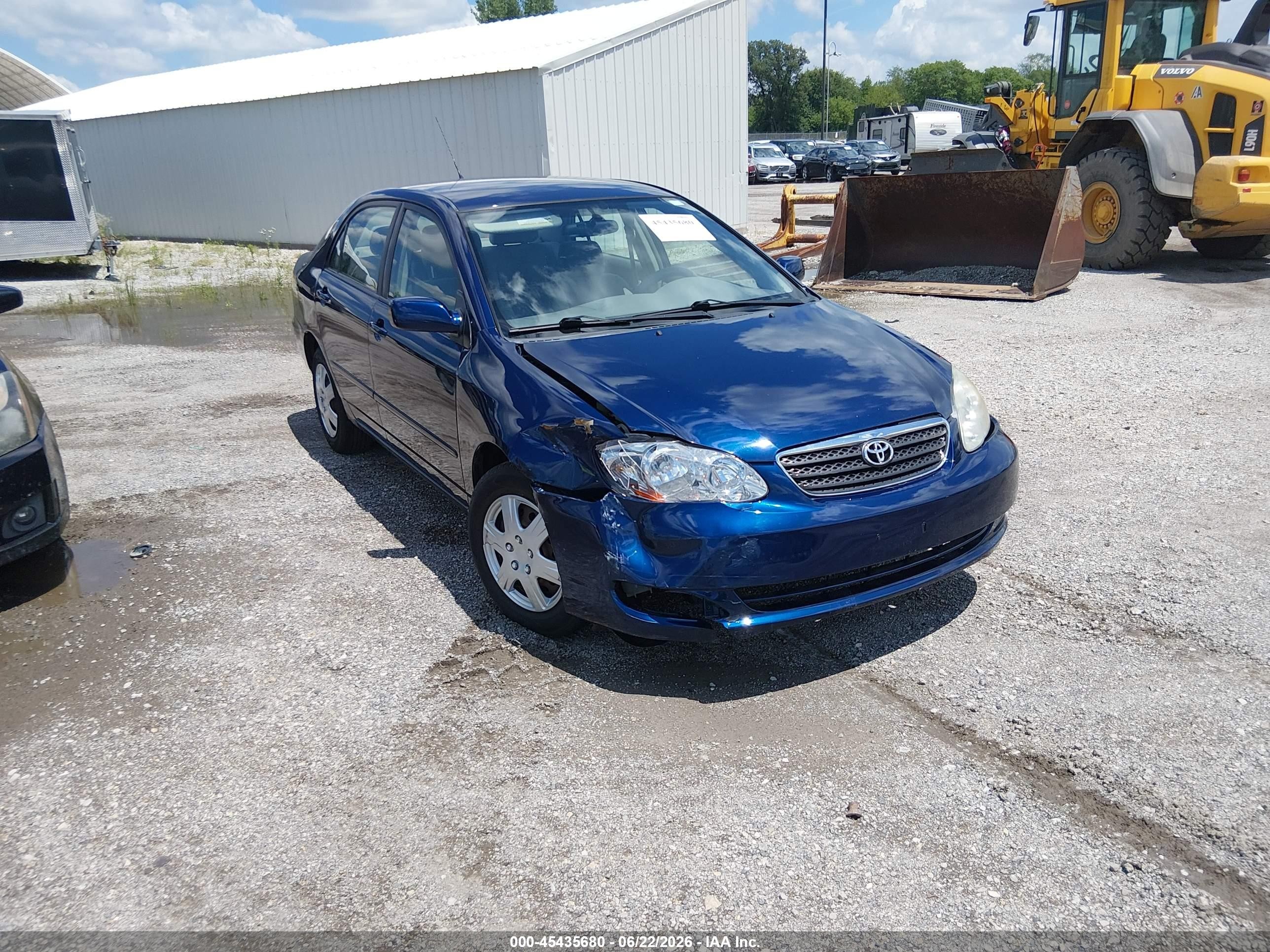 2007 Toyota Corolla CE, VIN 1NXBR32E87Z804165 — Front end