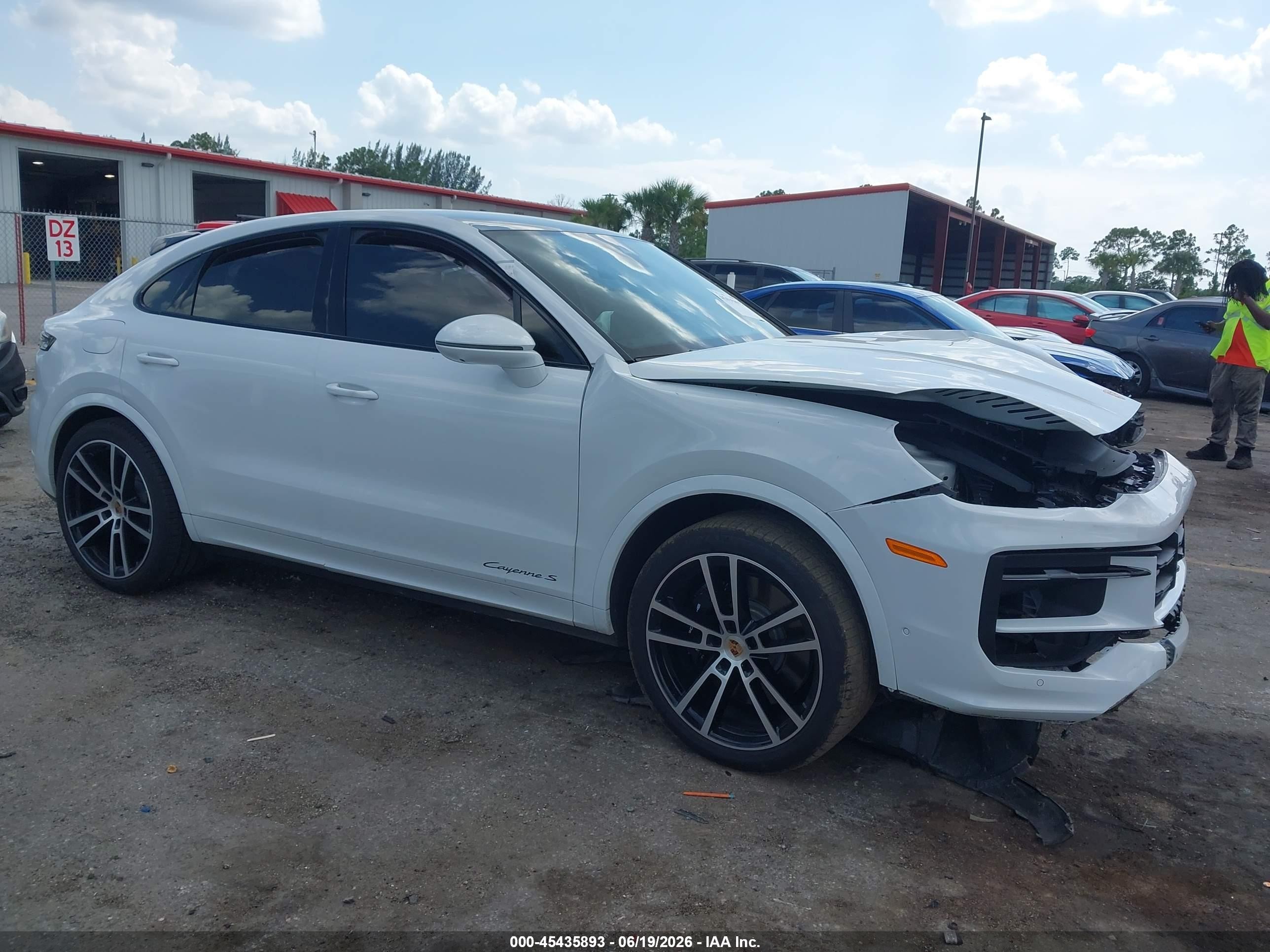 2025 Porsche Cayenne S, VIN WP1BL2AY1SDA39559 — Front end