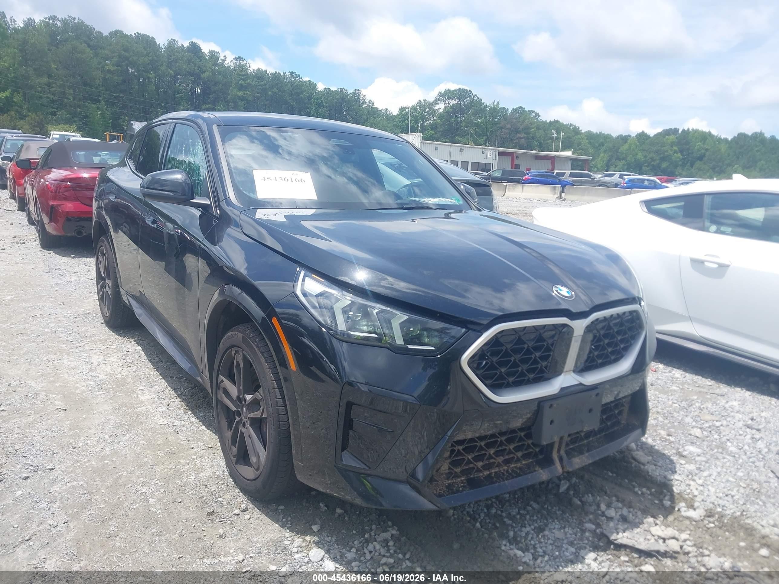 2026 BMW X2 xDrive28i, VIN WBX63GM01T5501283 — Перед