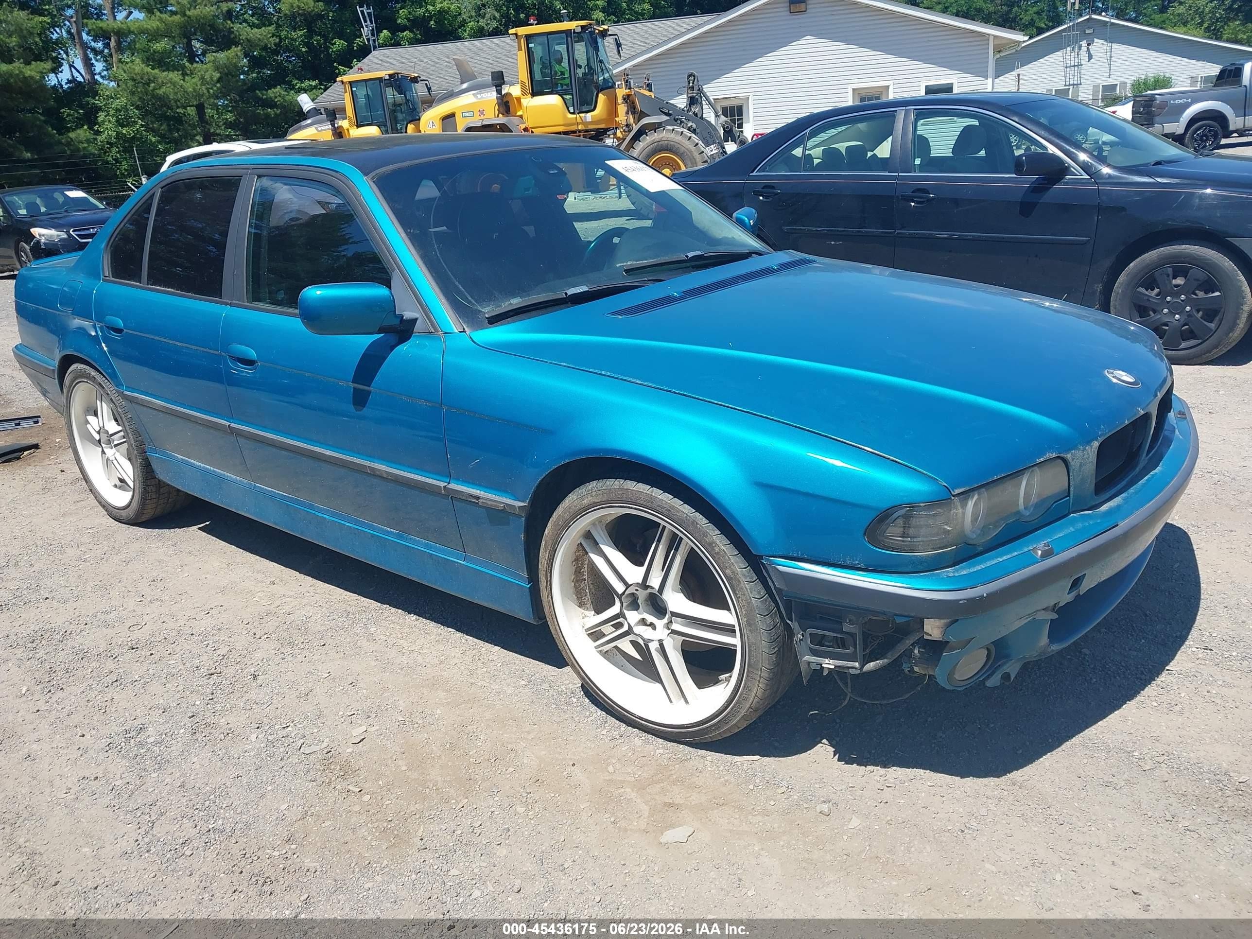 2001 BMW 7 Series 740i, VIN WBAGG83421DN88353 — Front end