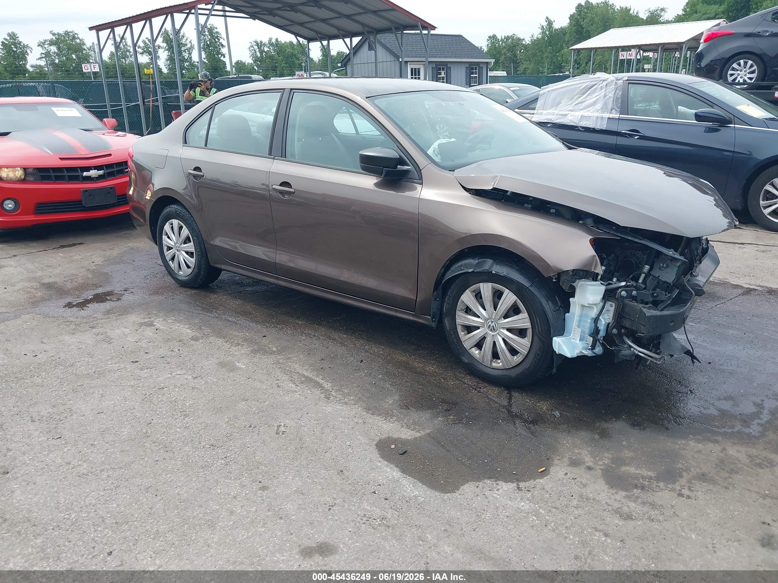 2013 Volkswagen Jetta, VIN 3VW2K7AJ9DM401212 — Front end