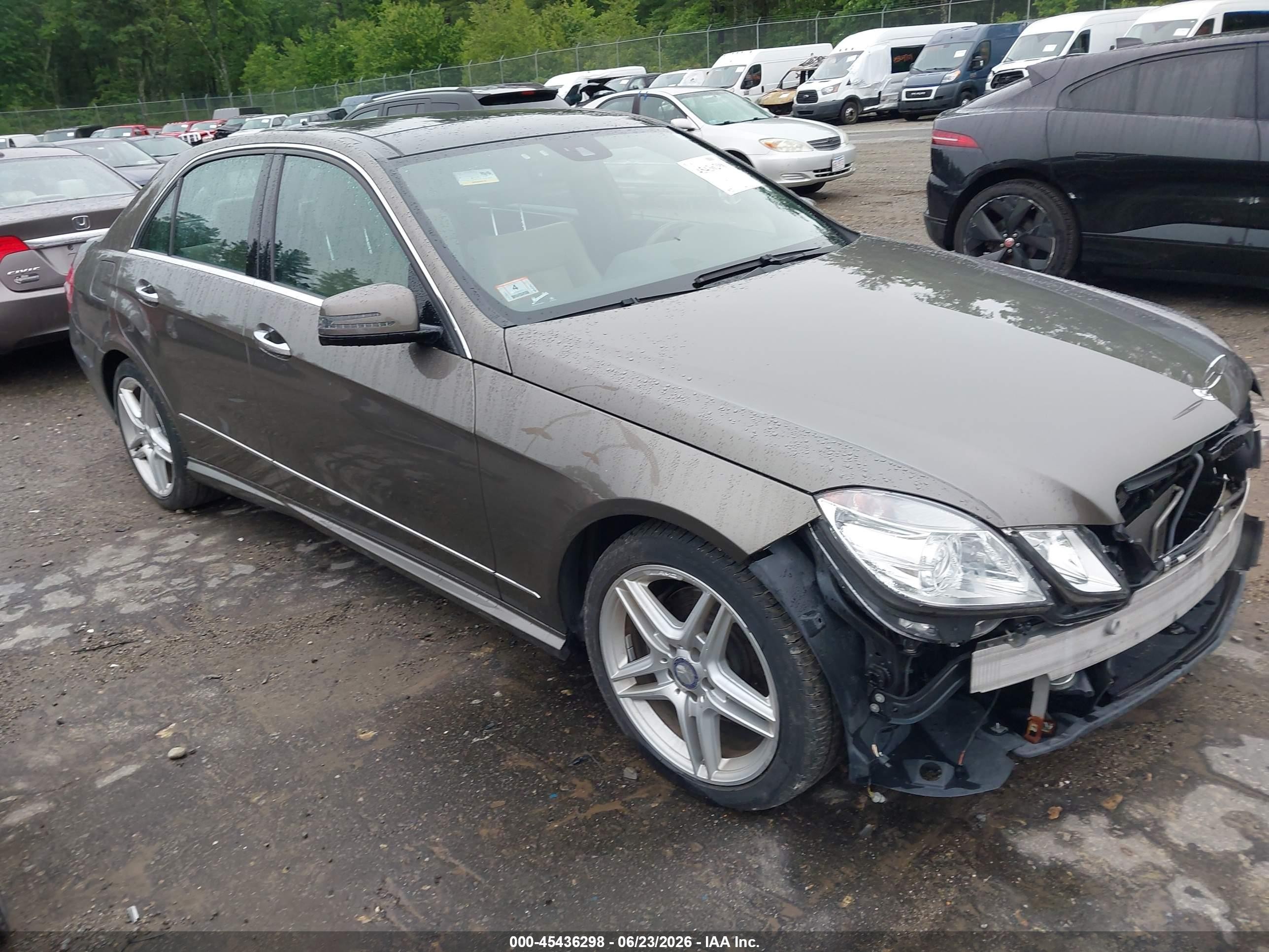 2011 Mercedes-Benz E 350 Luxury, VIN WDDHF8HB8BA368578 — Front end