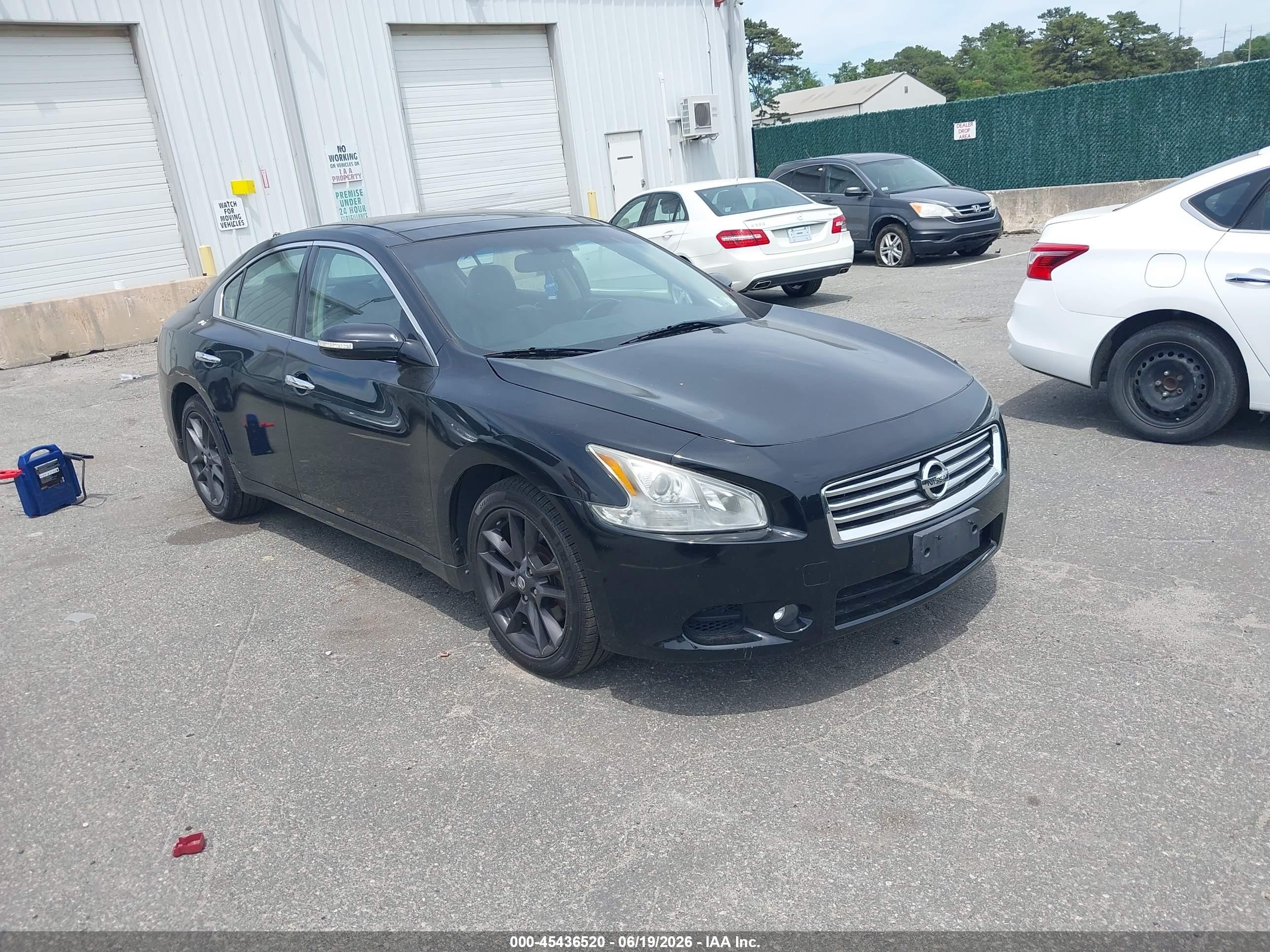 2014 Nissan Maxima S, VIN 1N4AA5AP5EC915349 — Normal wear