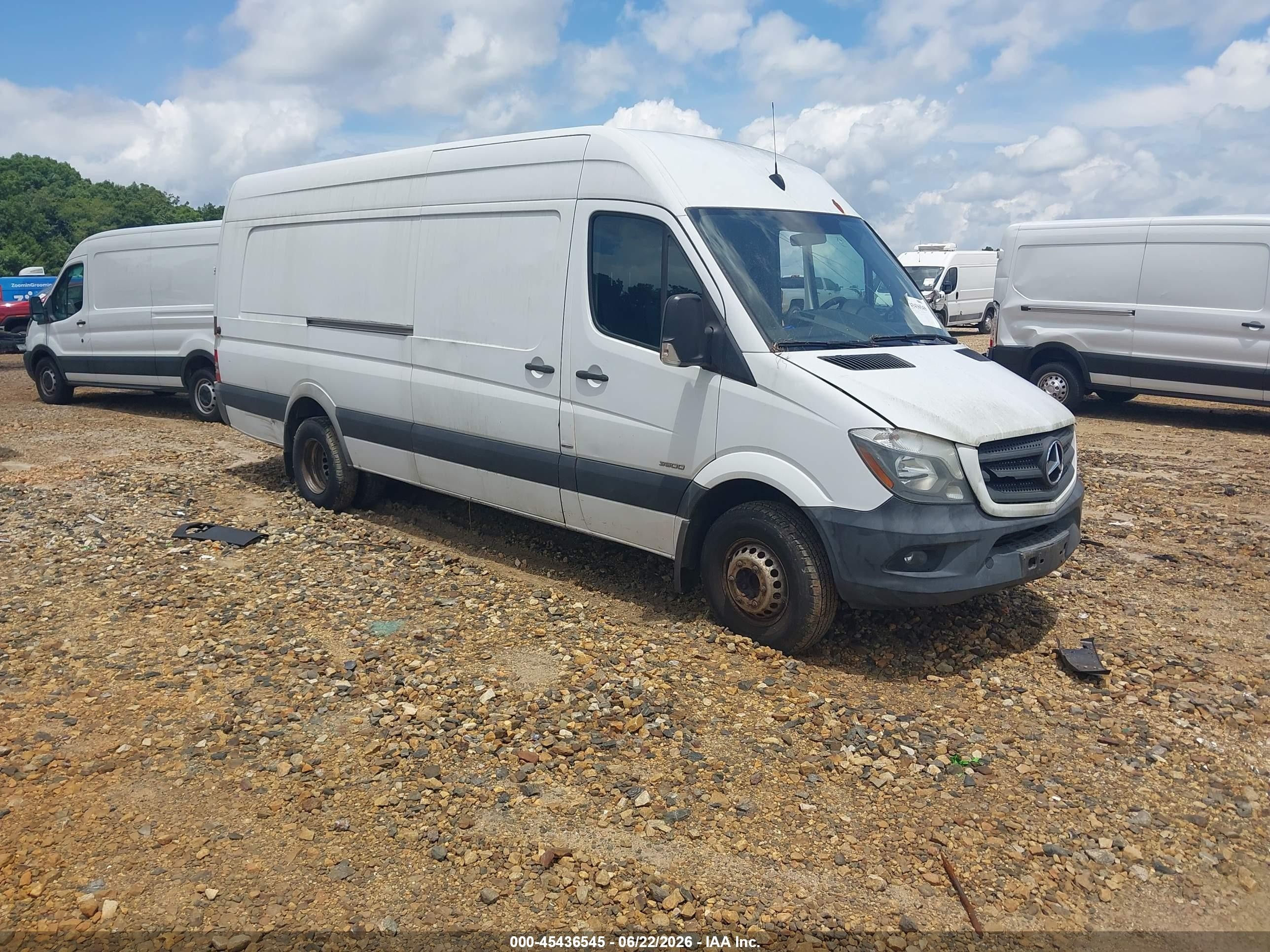 2016 Mercedes-Benz Sprinter, VIN WD3PF1DD0GP240290 — Normal wear