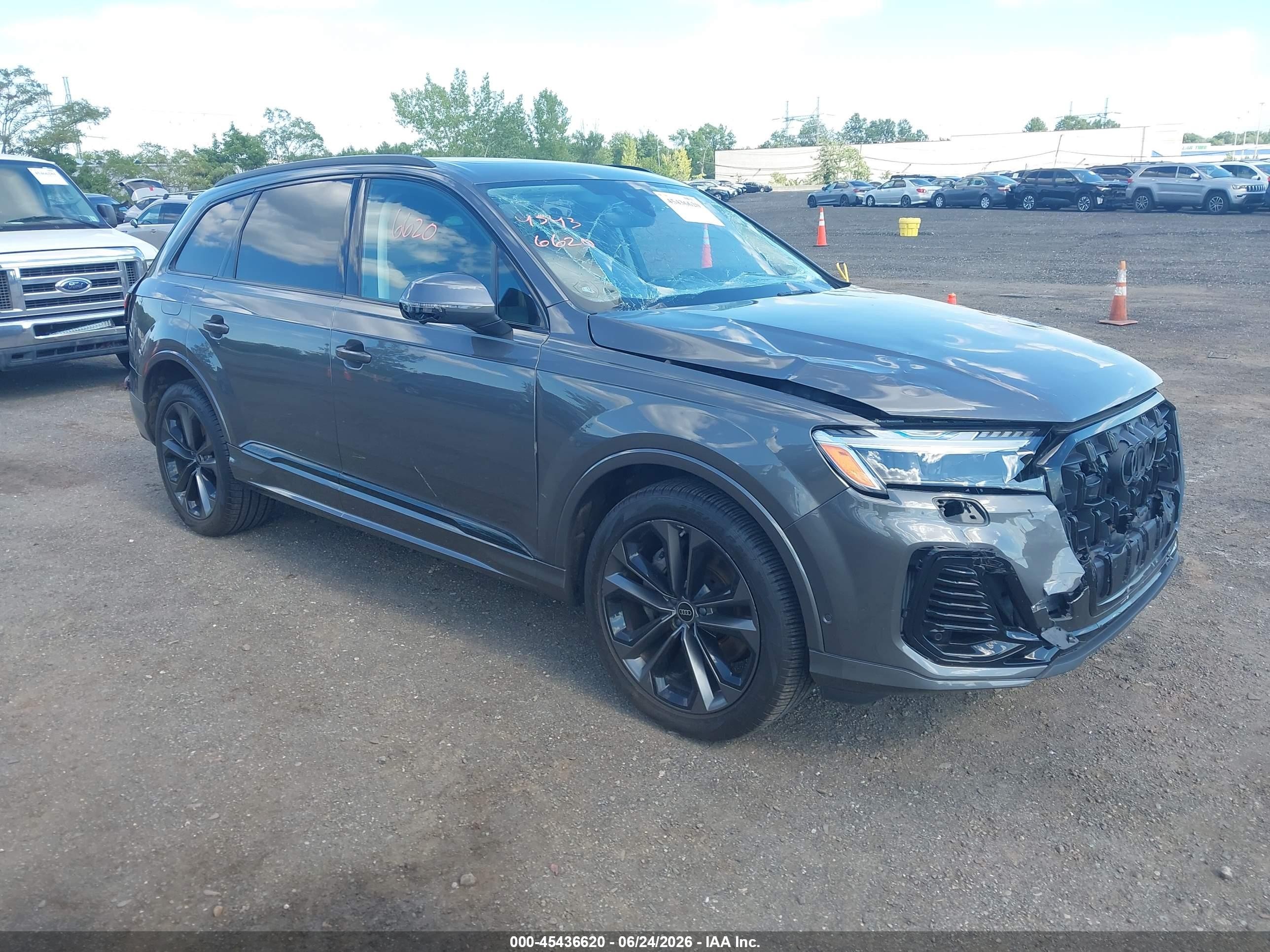 2025 Audi Q7 Prestige, VIN WA1VVBF75SD011234 — Front end