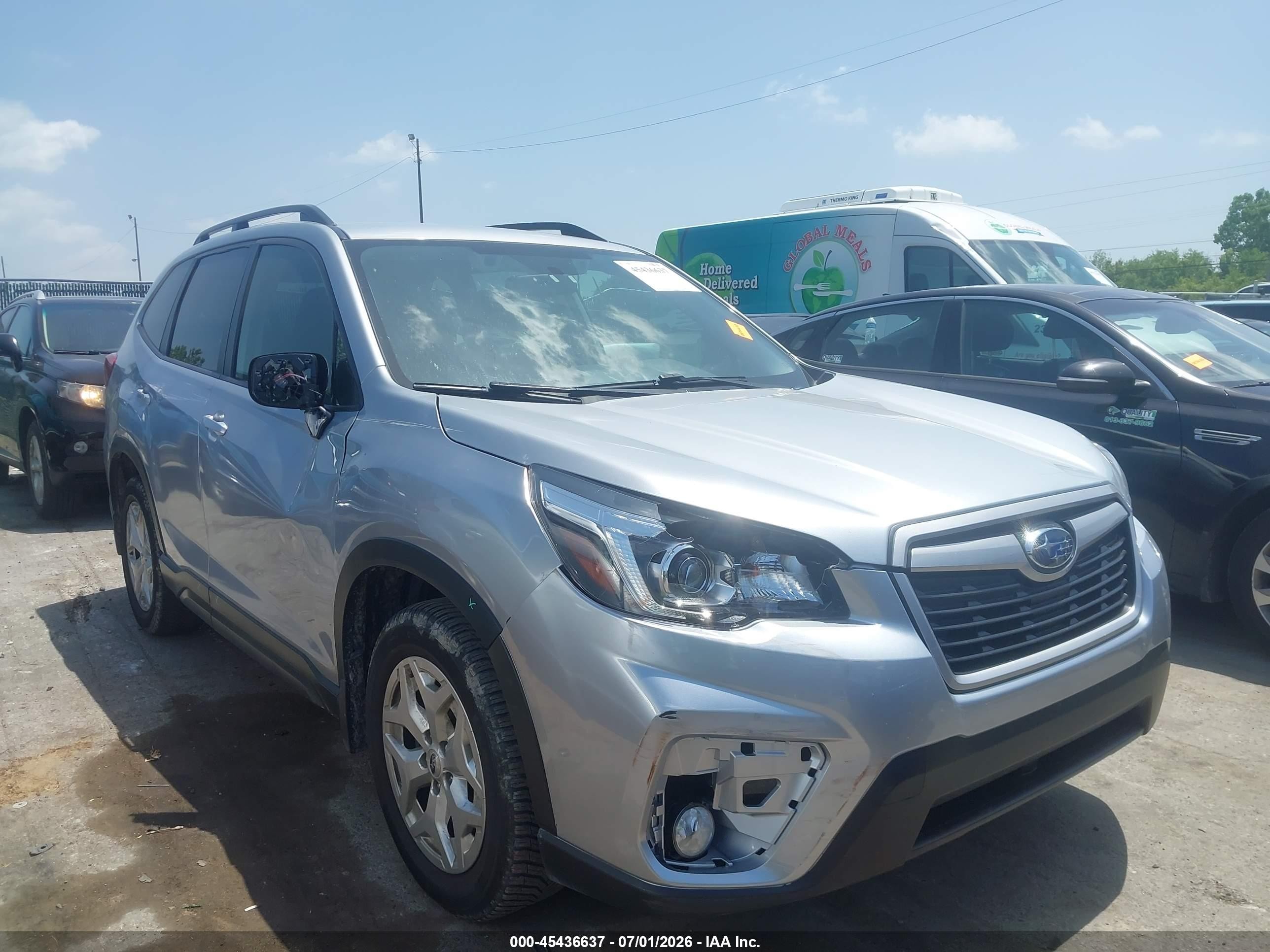 2019 Subaru Forester, VIN JF2SKACC6KH485636 — Перед