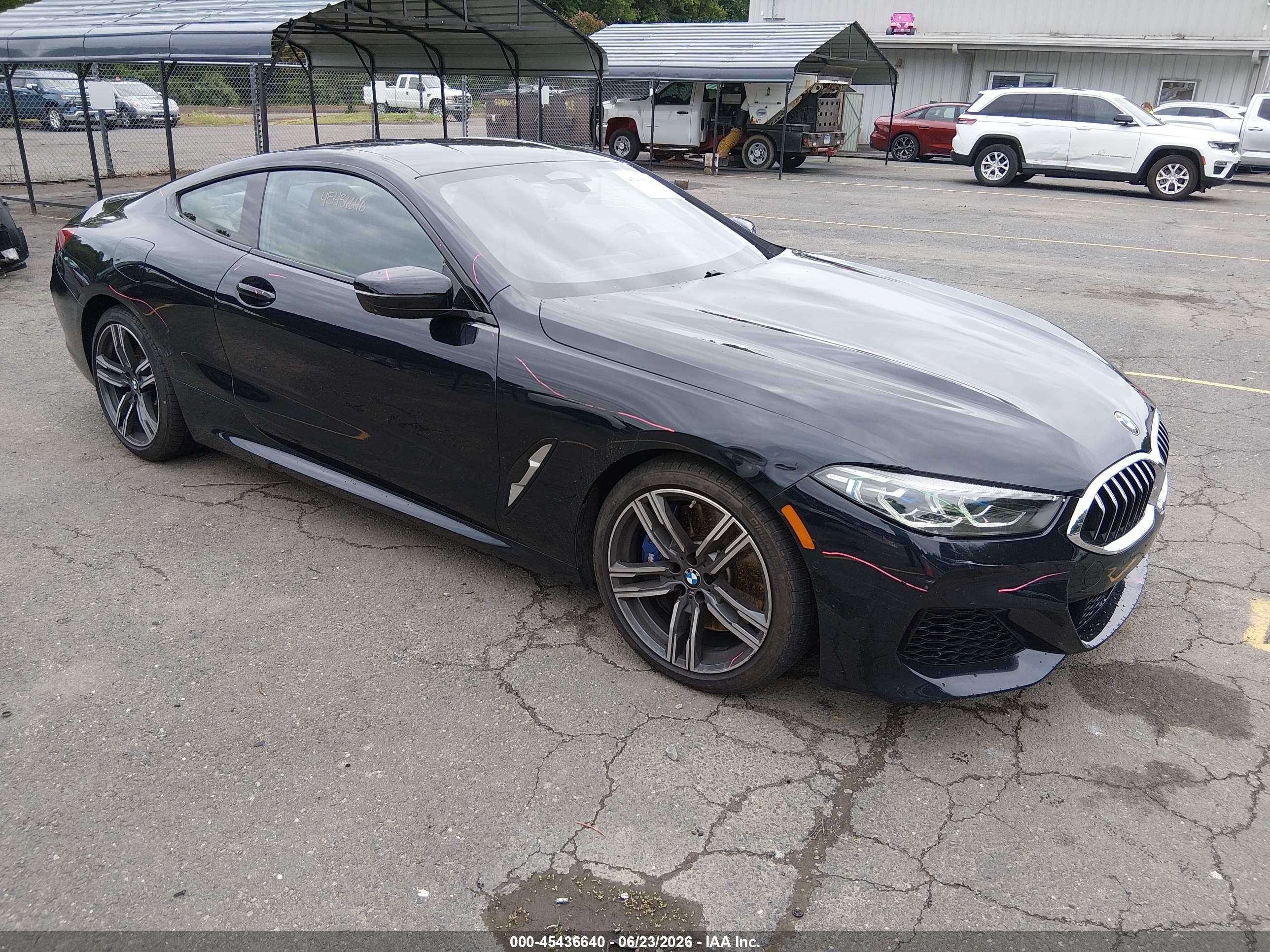 2022 BMW 8 Series 840i, VIN WBAAE4C09NCJ50779 — Front end