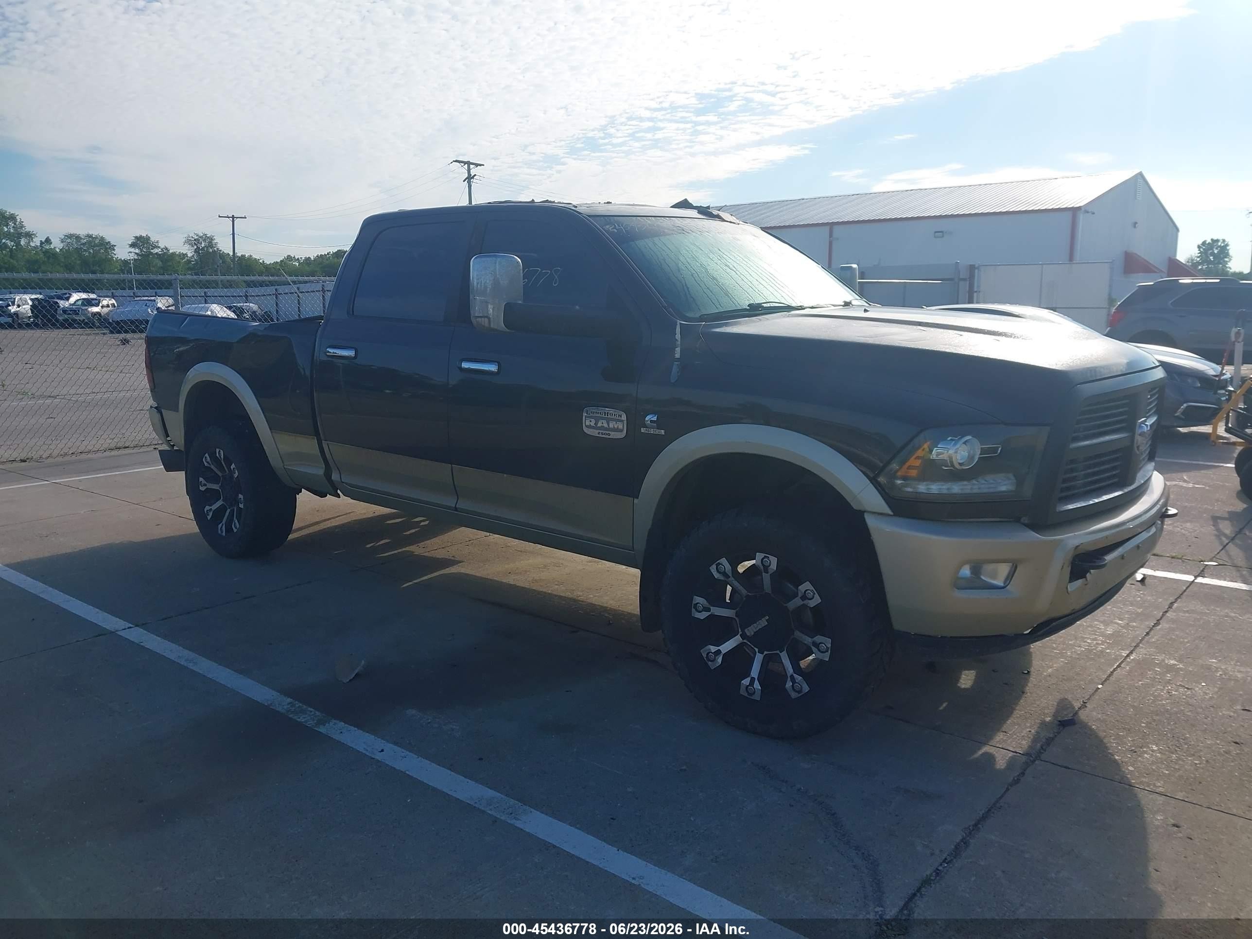 2011 Ram 2500 Big Horn, VIN 3D7UT2CL3BG583324 — Roof