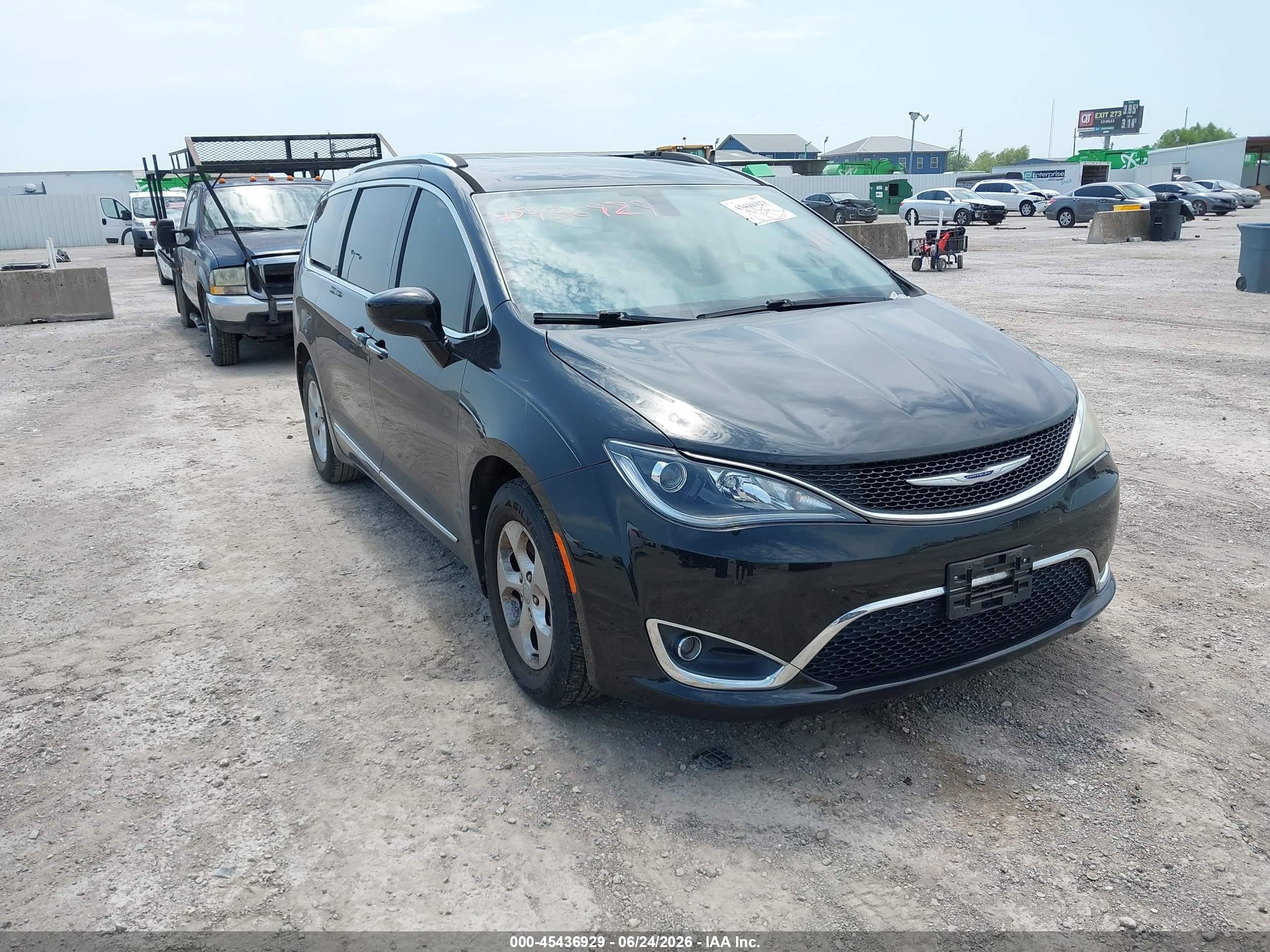2017 Chrysler Pacifica Touring L Plus, VIN 2C4RC1EG6HR644498 — Hail