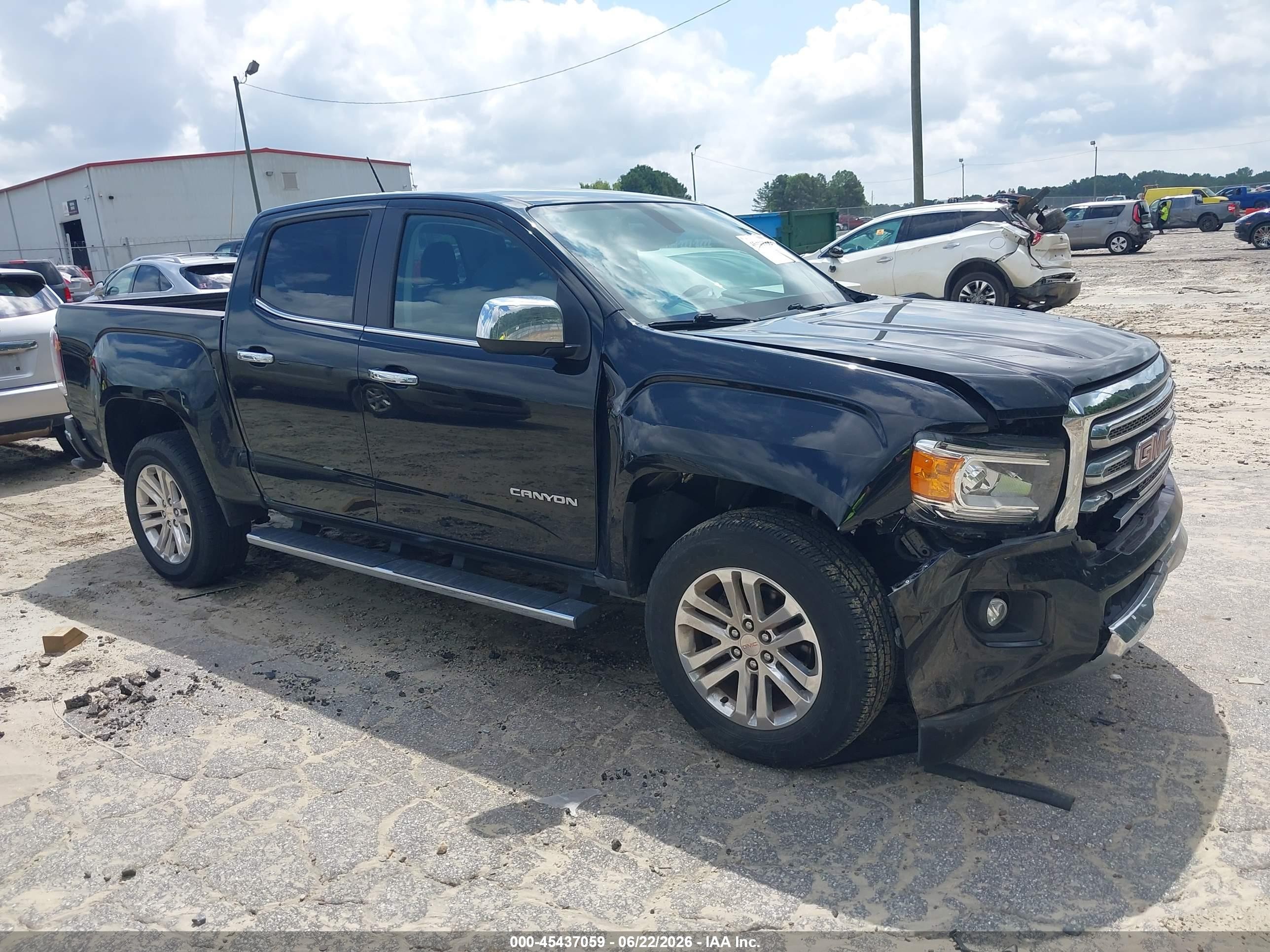 2018 GMC Canyon 2WD SLT, VIN 1GTG5DEN1J1133759 — Front end