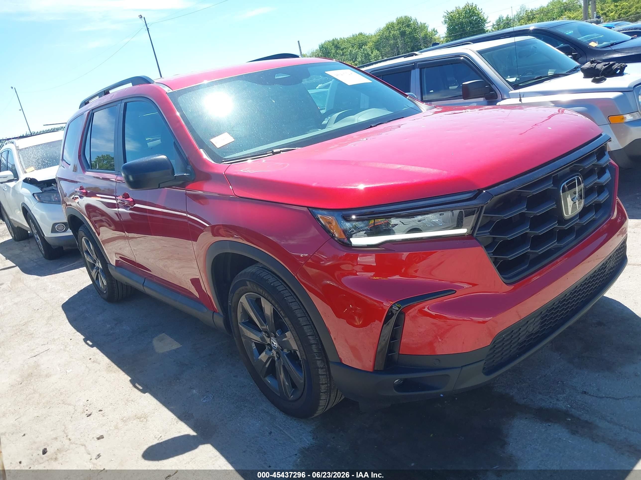 2025 Honda Pilot Sport, VIN 5FNYG1H30SB147085 — Hail