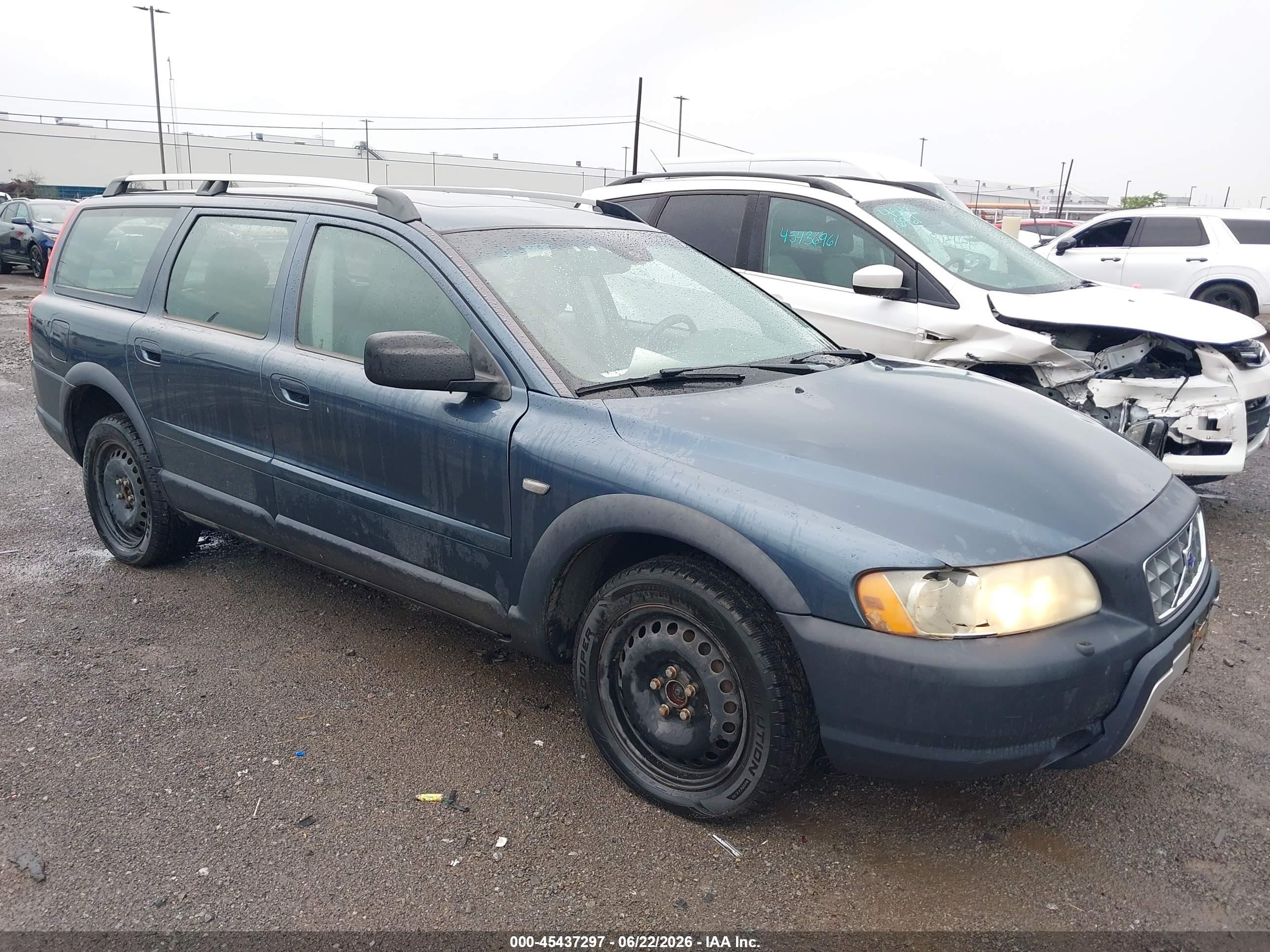 2005 Volvo XC70, VIN YV1SZ592651197607 — Перед