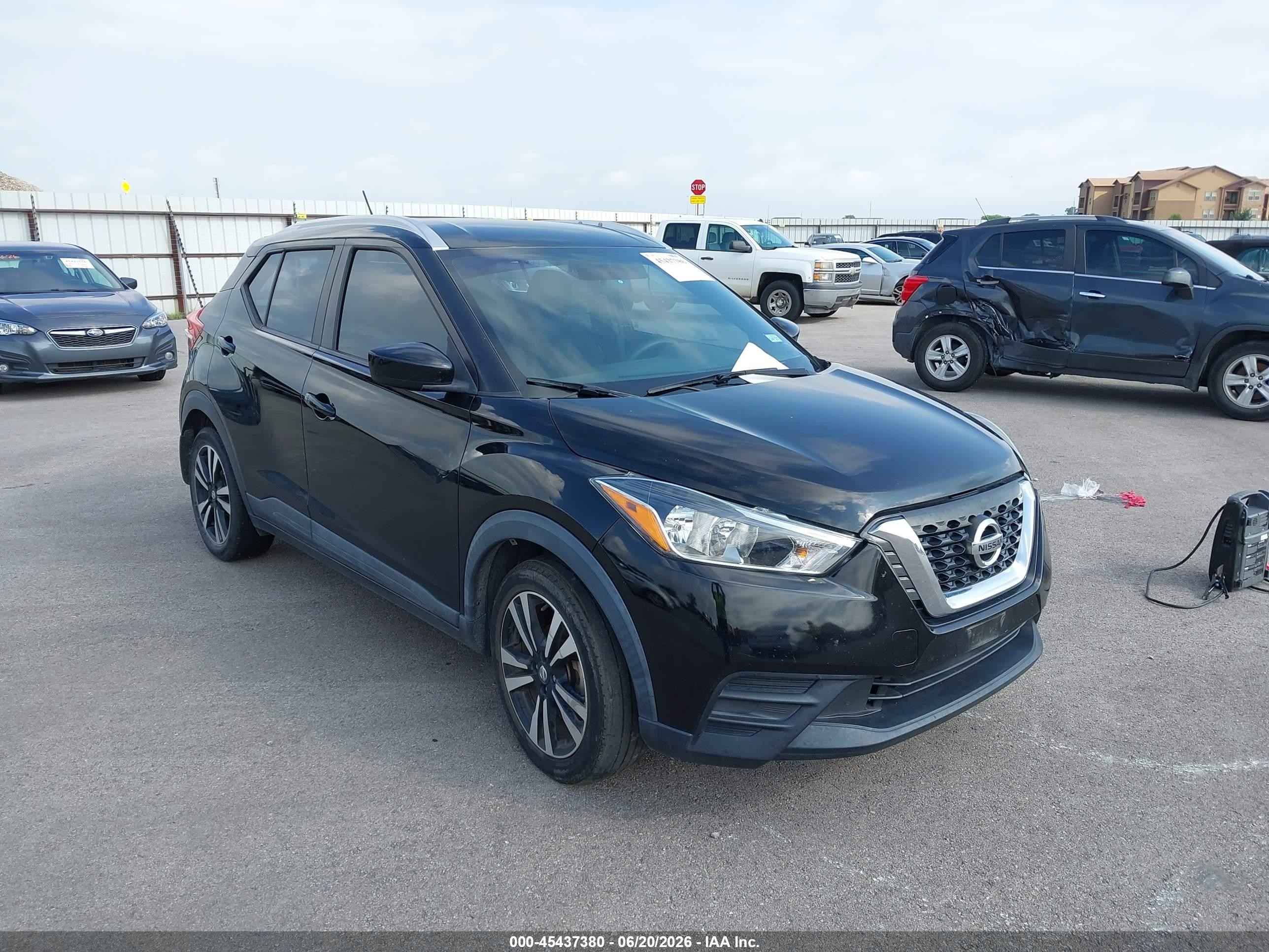 2019 Nissan Kicks SV, VIN 3N1CP5CU6KL509720 — Перед