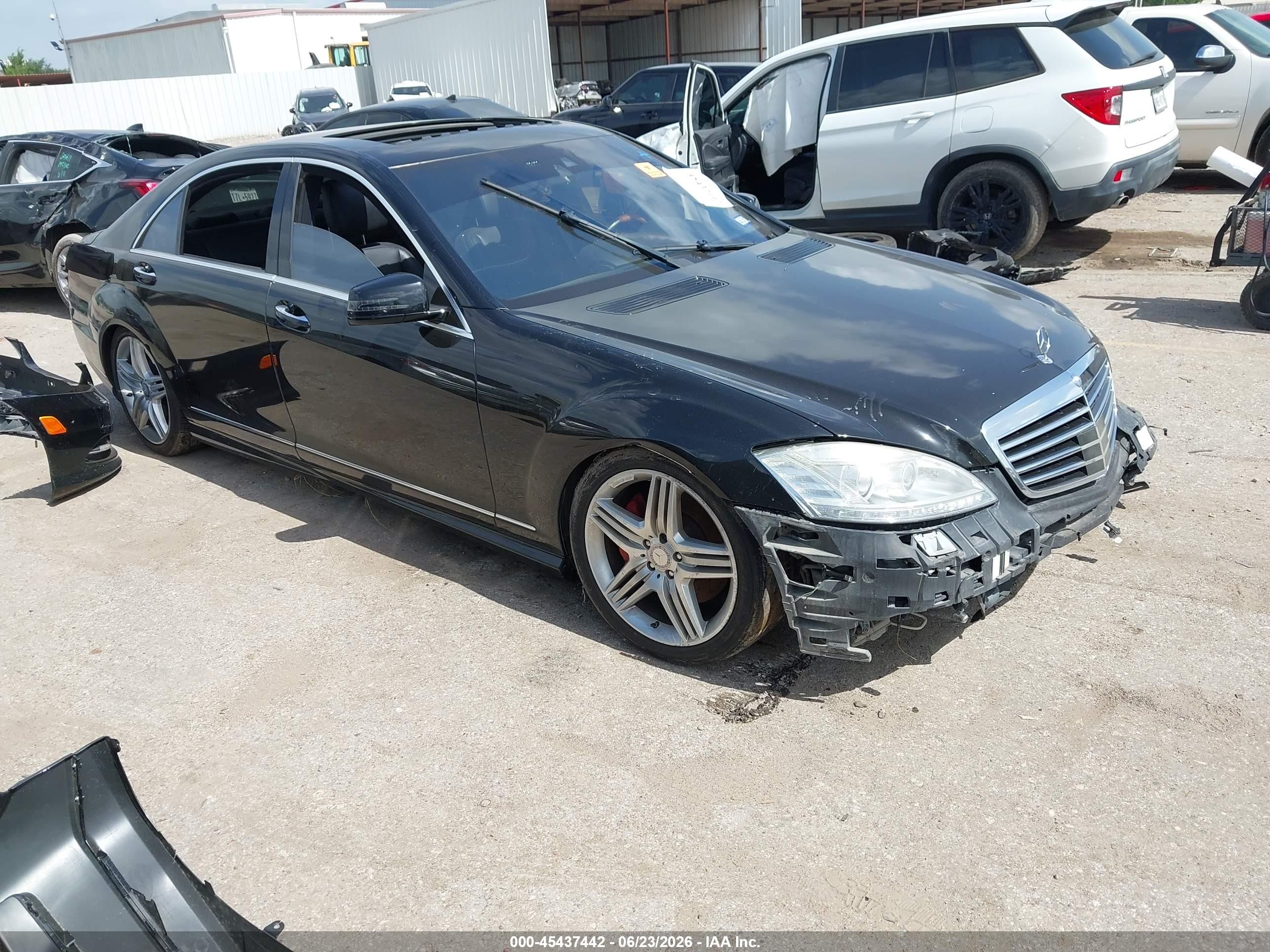 2011 Mercedes-Benz S 550, VIN WDDNG8GB8BA399816 — Front end